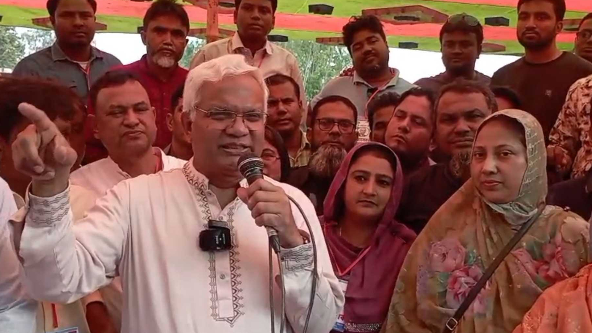 জ্বালাও-পোড়াওয়ের রানি বিদেশে পালিয়ে আছেন: ডা. জাহিদ