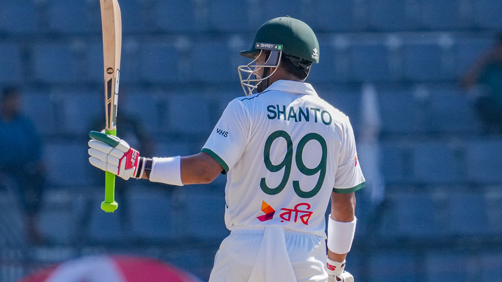 প্রথম সেশনে ৩ উইকেট হারাল বাংলাদেশ, শান্তর অর্ধশতক