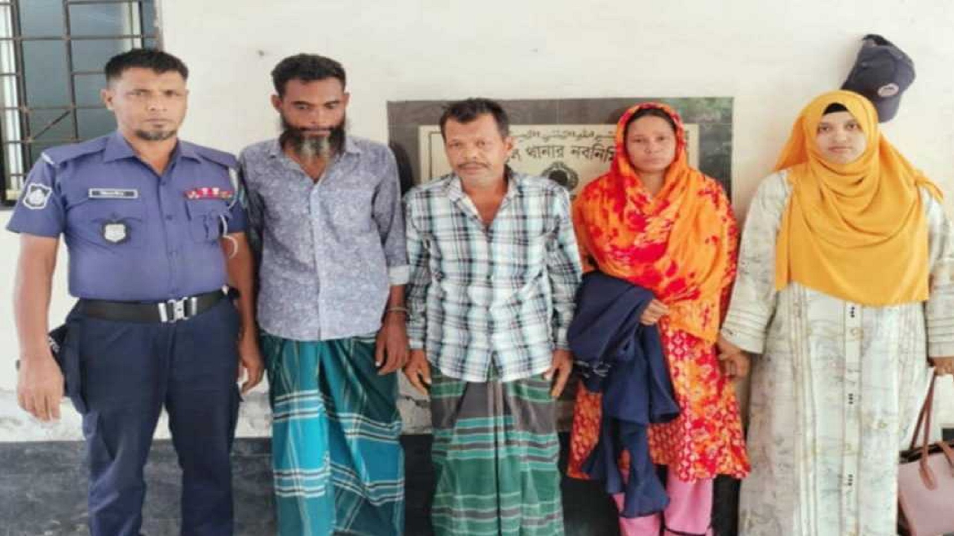 চেতনানাশক খাইয়ে লুট, স্বামী-স্ত্রীসহ ‘অজ্ঞান পার্টির’ তিনজন গ্রেফতার