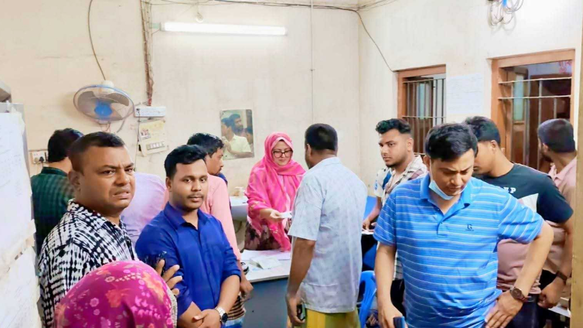 কিশোরগঞ্জে কুকুরের কামড়ে আহত অর্ধশত