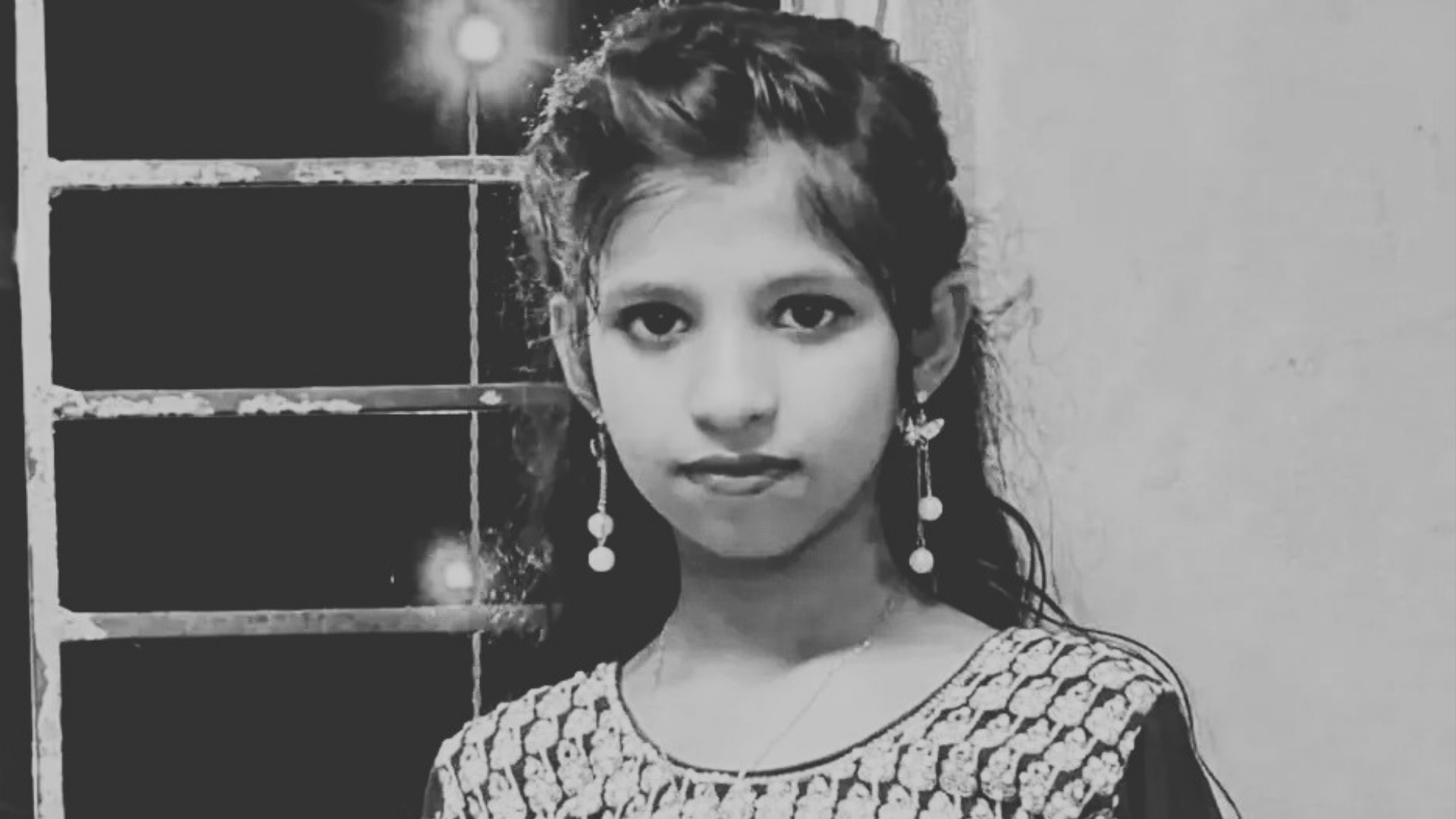 চোখ ভেদ করে মাথায় ঢোকে সন্ত্রাসীদের গুলি, মারা গেল ছোট্ট রেশমী