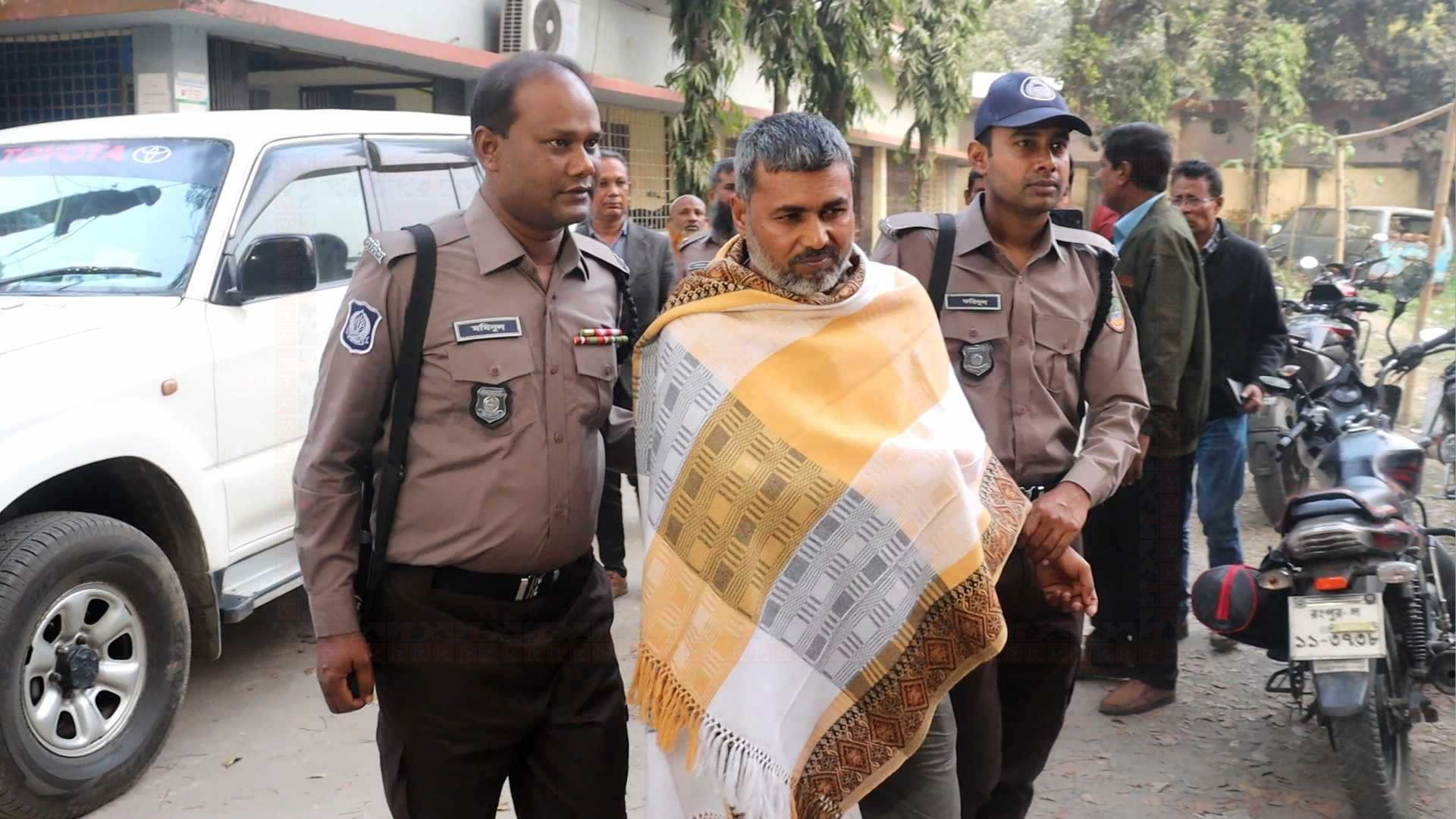 রংপুরে শিক্ষা কর্মকর্তাকে ৮ লাখ টাকা ঘুষ দিতে গিয়...