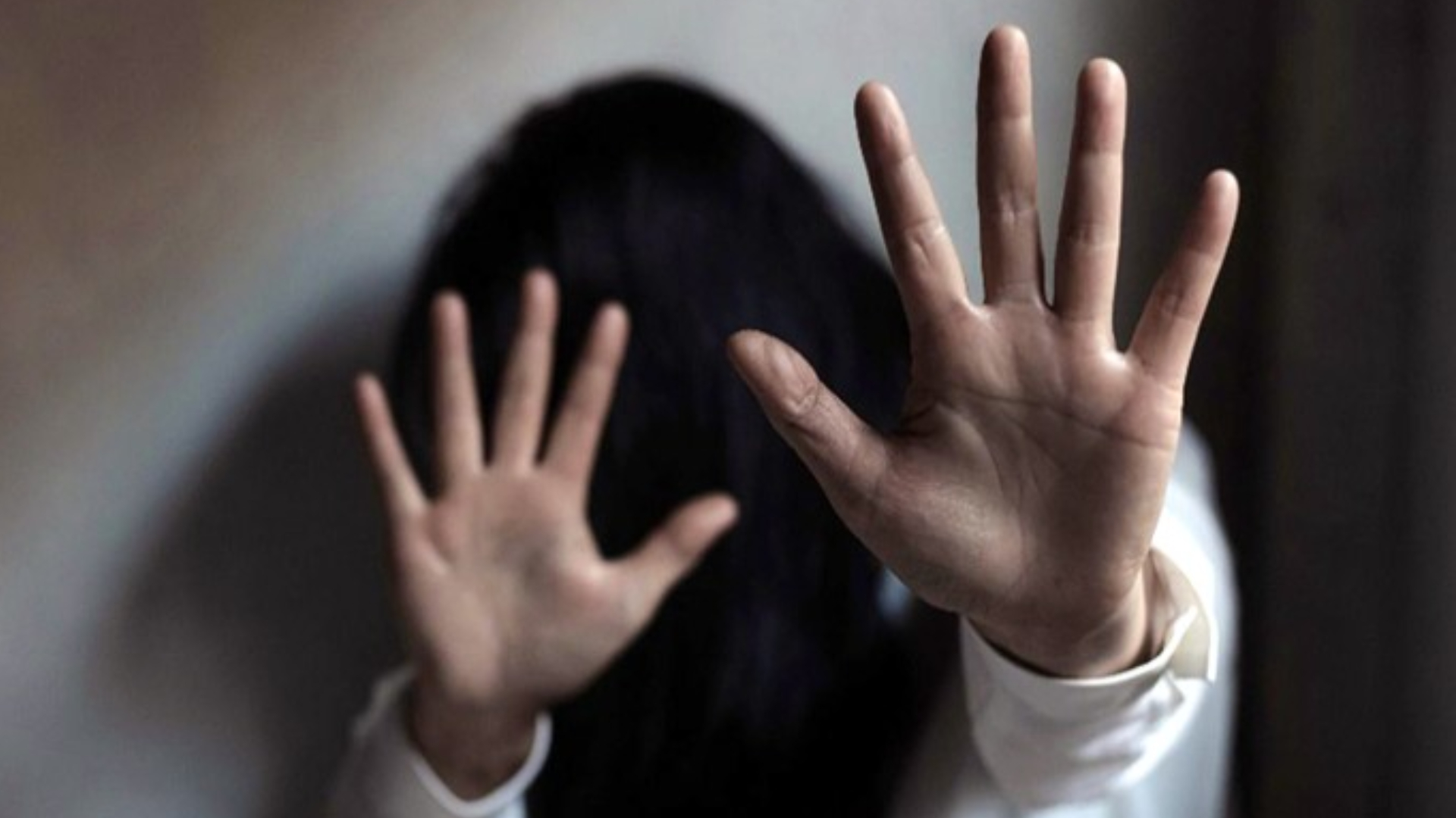 নারায়ণগঞ্জে মাইক্রোবাসে তরুণীকে সংঘবদ্ধ ধর্ষণ