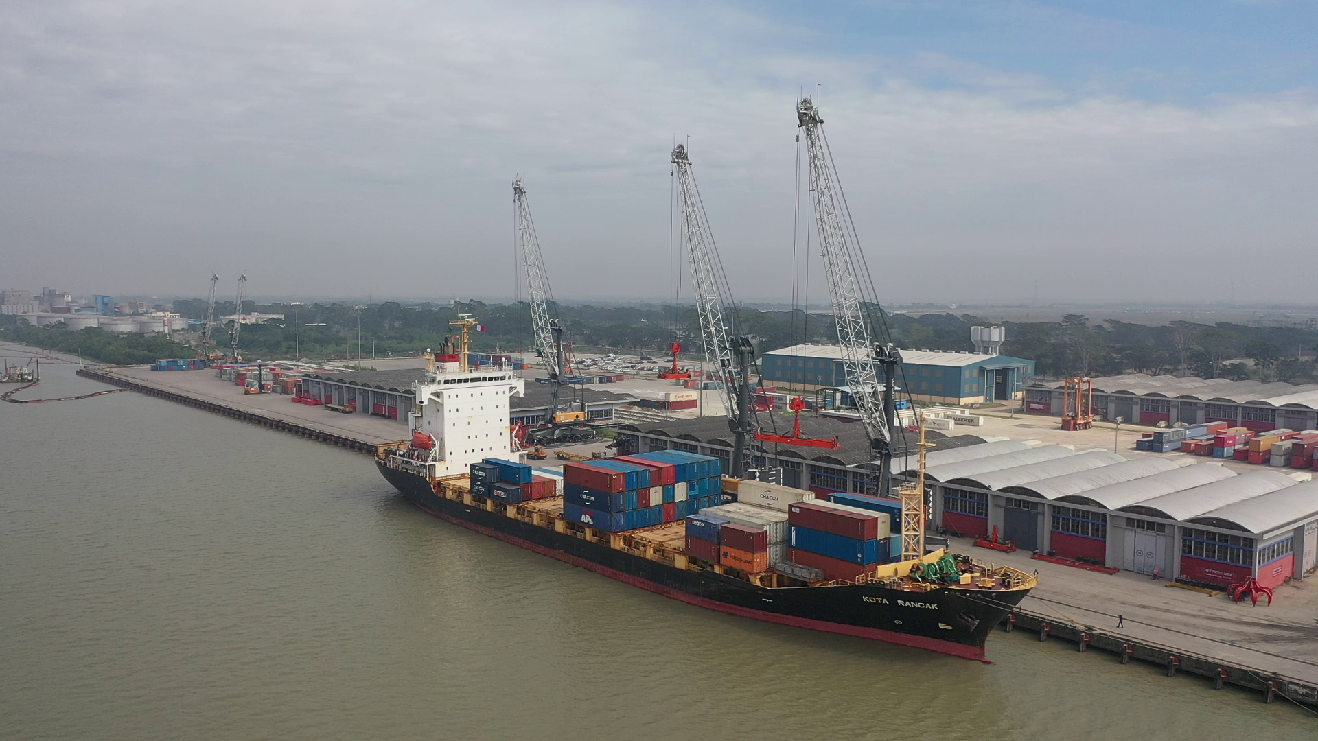 সাড়ে ৪ মাসে ৪৪ লাখ মেট্রিক টন পণ্য খালাস মোংলা সমুদ্র বন্দরে