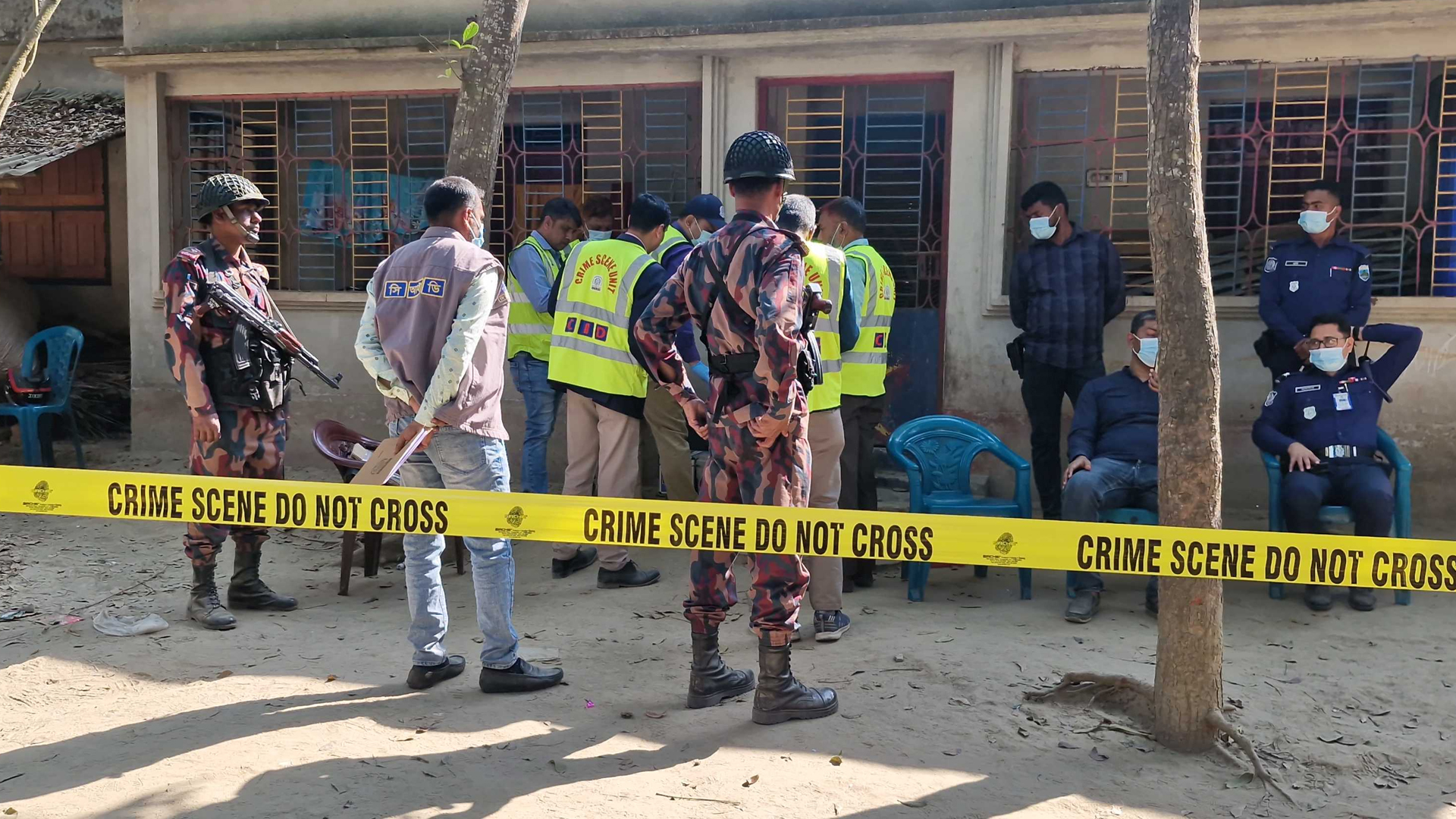 হামবোমা বিস্ফোরণে ছিন্ন-ভিন্ন দুই মরদেহ উদ্ধার হলো ১১ ঘণ্টা পর, মামলা করবে পুলিশ