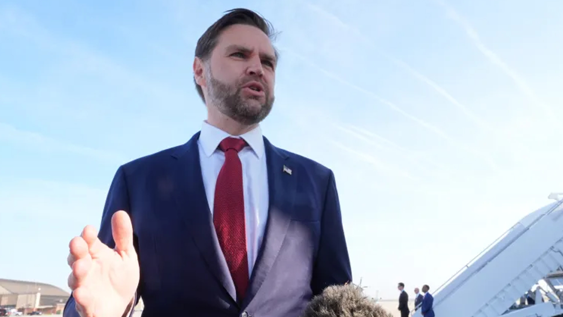 ইরানের সঙ্গে আলোচনায় বসতে পাকিস্তানে মার্কিন ভাইস প্রেসিডেন্ট