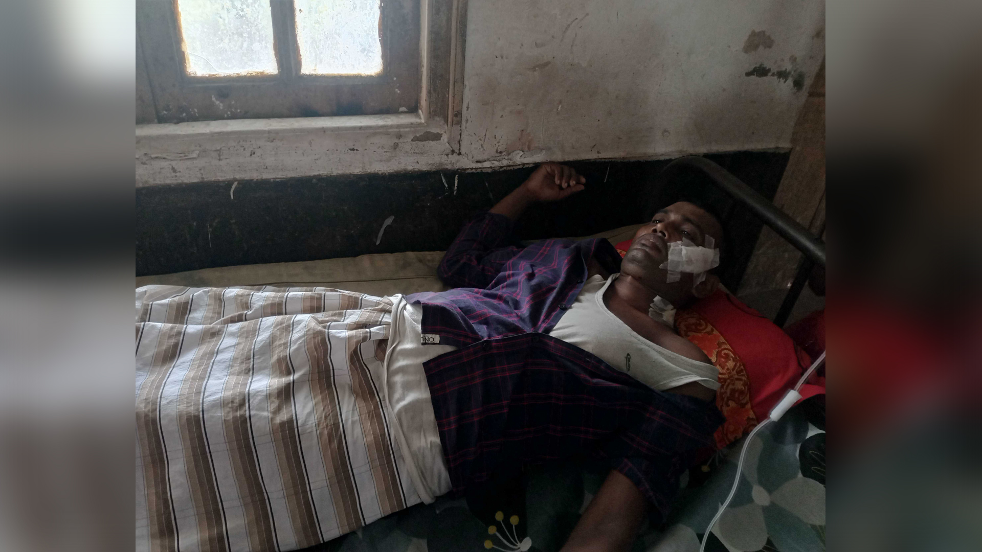 পাবনায় কৃষককে কুপিয়ে হত্যাচেষ্টার অভিযোগ