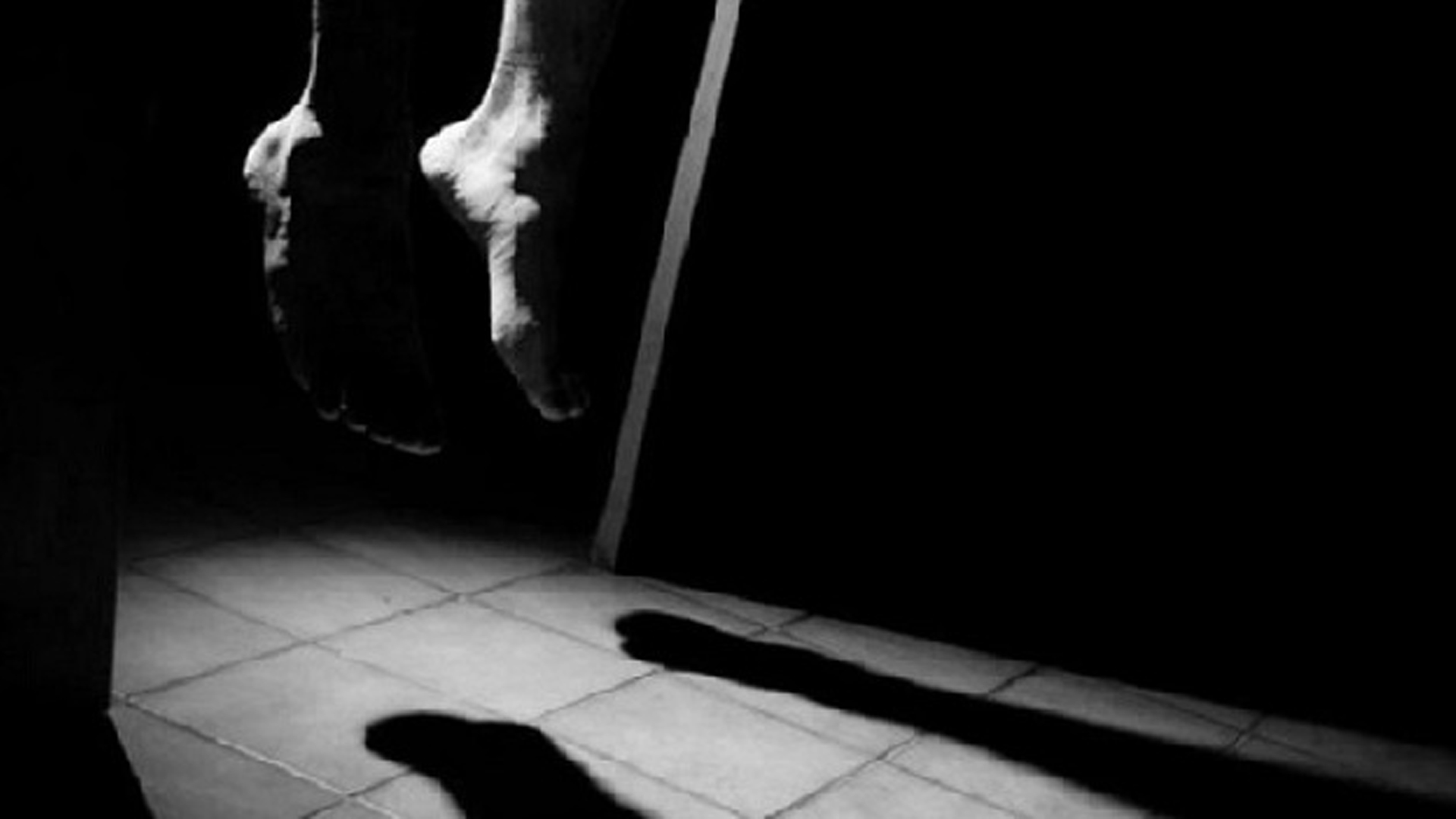 প্রেমিকার সঙ্গে দেখা করতে গিয়ে মারধরের শিকার, পরদিন পাওয়া গেল যুবকের ঝুলন্ত মরদেহ