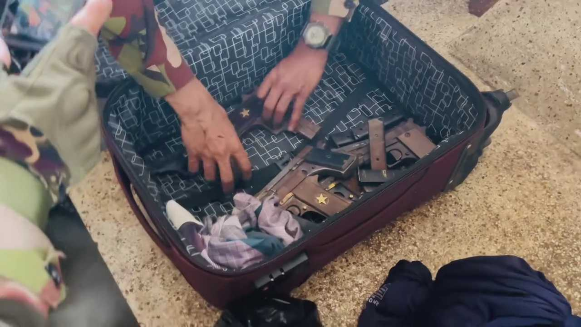 জাতীয় নির্বাচন ঘিরে রাজশাহী সীমান্ত দিয়ে আসছে অস্ত্রের চালান