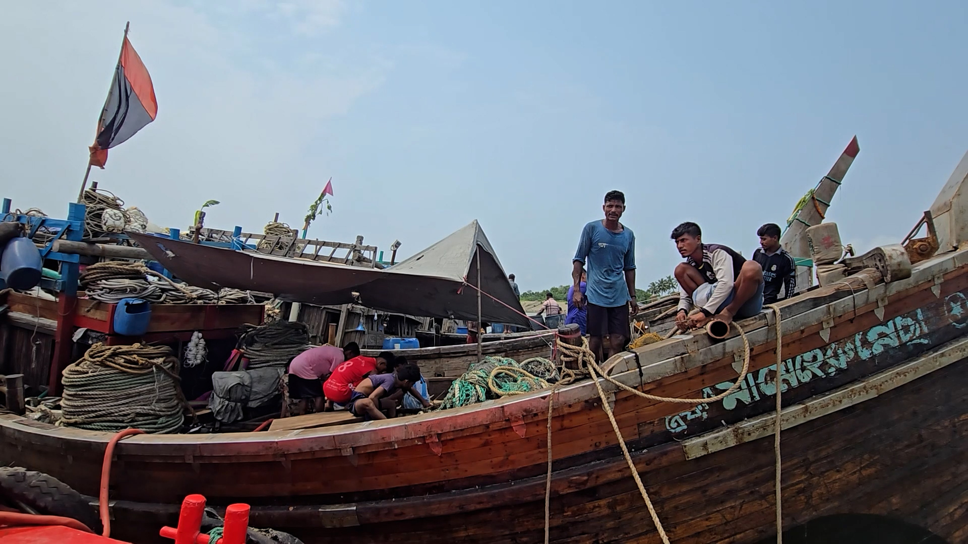 আনন্দের সঙ্গে দুশ্চিন্তা নিয়েই সাগরে যাওয়ার প্রস্তুতি জেলেদে