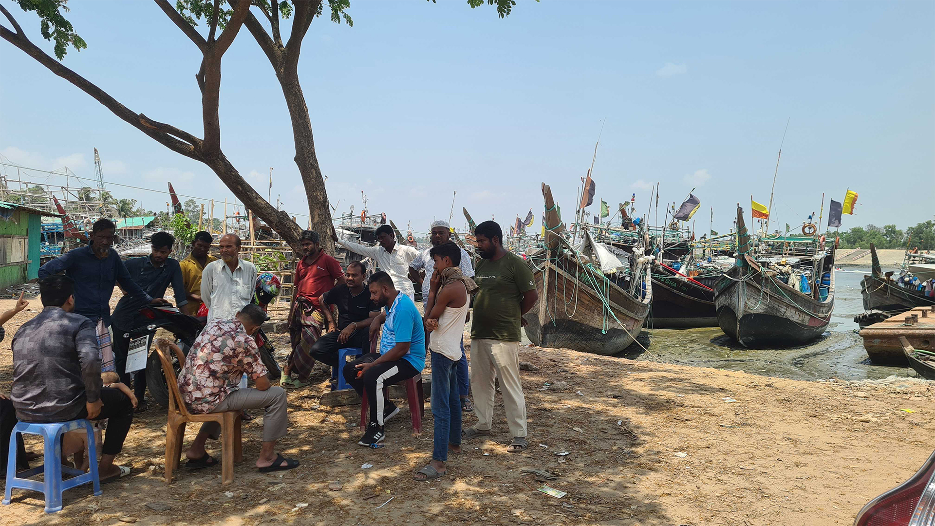 ধার শোধের আগেই নিষেধাজ্ঞা, সংকটে জেলেরা