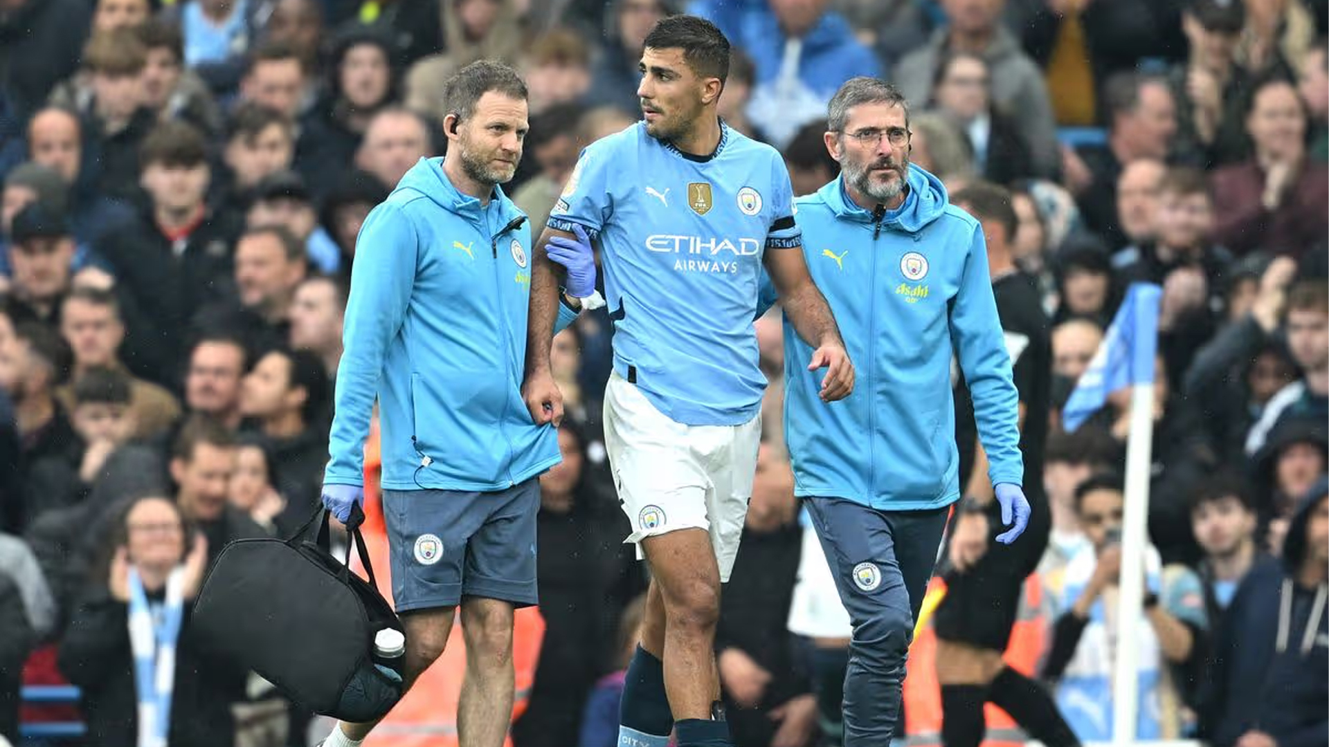 বার্নলির বিপক্ষে নামার আগে দুঃসংবাদ পেল সিটি