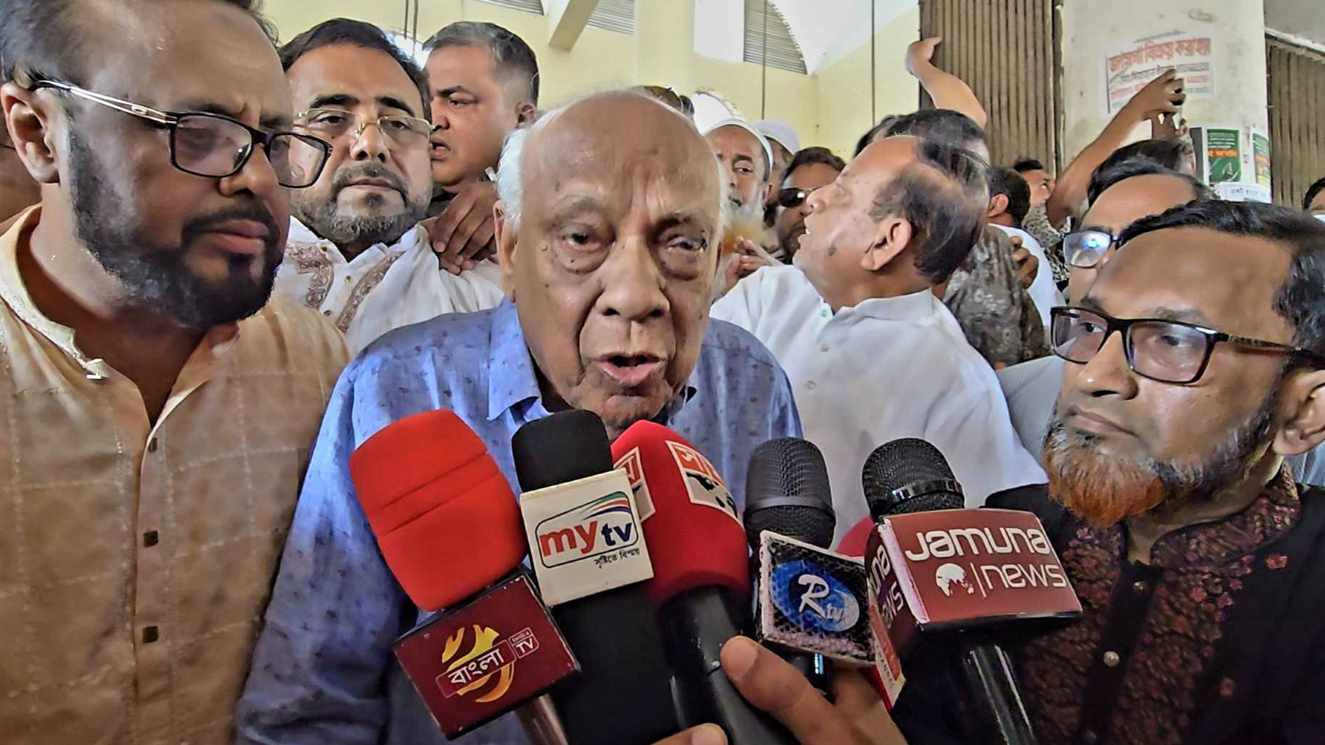 প্রধান উপদেষ্টা যেভাবে বলেছেন সেভাবেই নির্বাচন হবে: মুশফিকুর রহমান