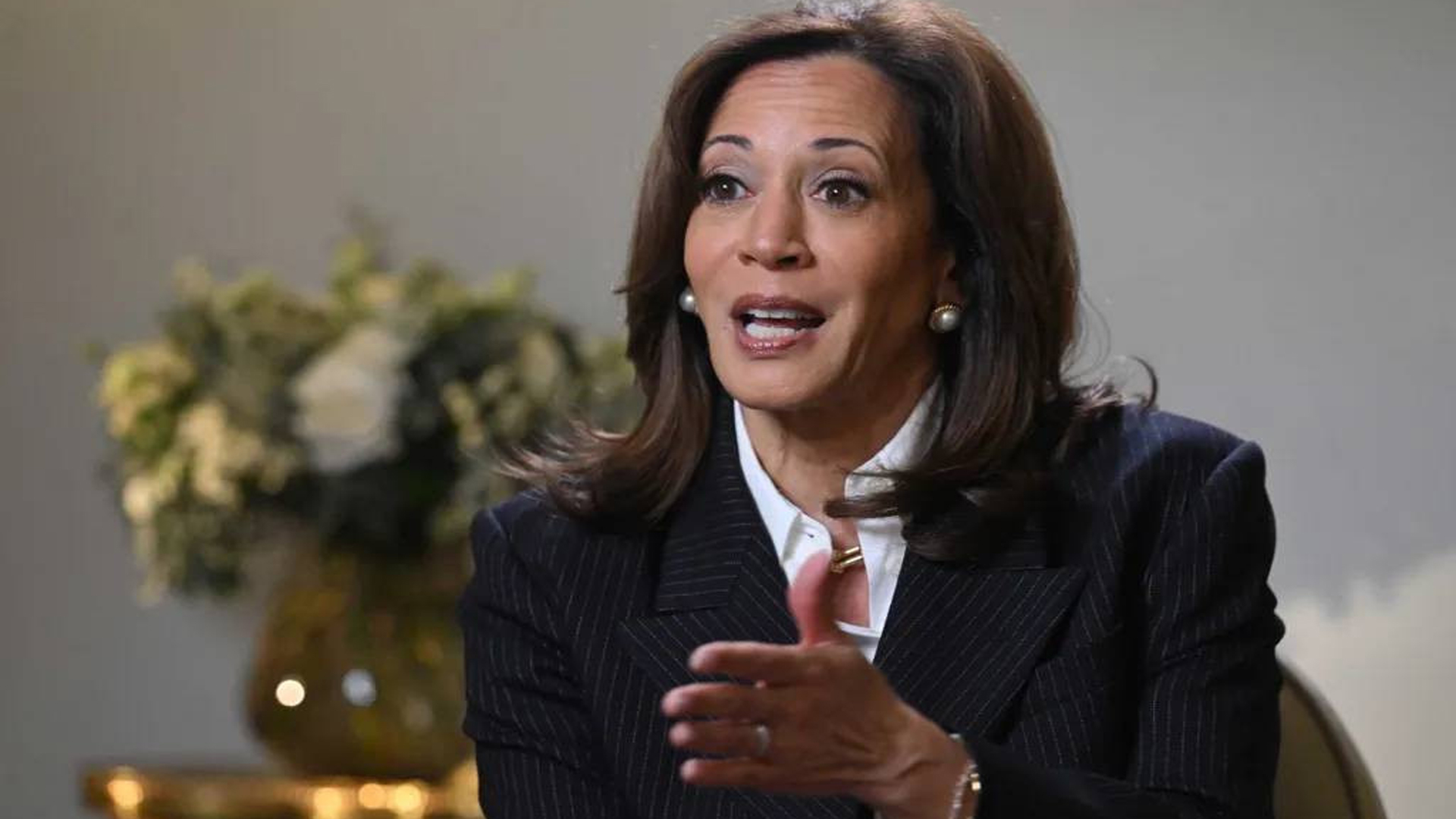 আবারও প্রেসিডেন্ট নির্বাচনে লড়াইয়ের ইঙ্গিত কমলা হ্যারিসের