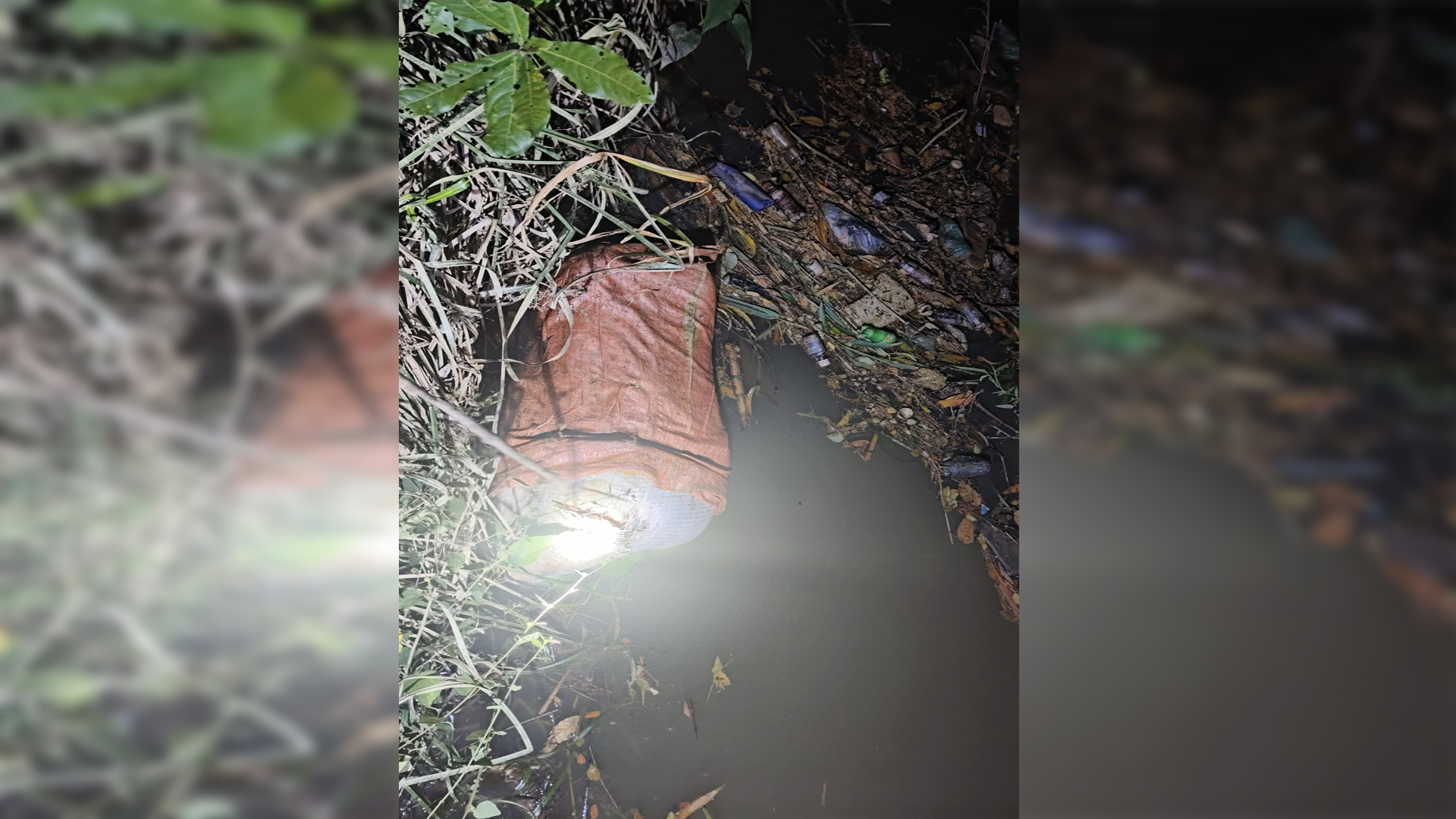 কক্সবাজারে ব্রিজের পাশে বস্তাবন্দি অজ্ঞাতপরিচয় মরদেহ উদ্ধার