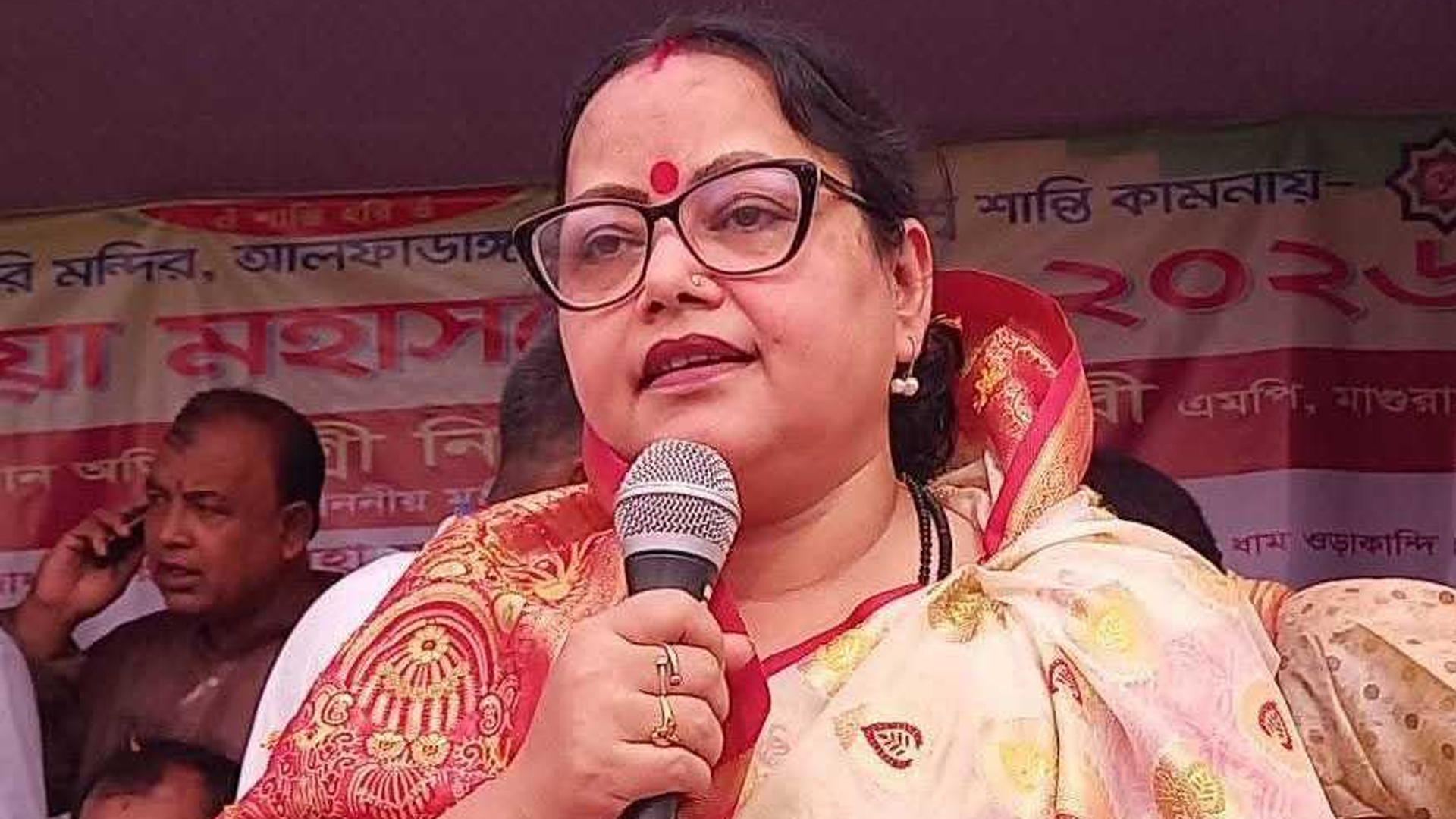 গোপালগঞ্জে বিএনপির মনোনয়ন পেলেন আওয়ামী লীগ নেত্রী সুবর্ণা!