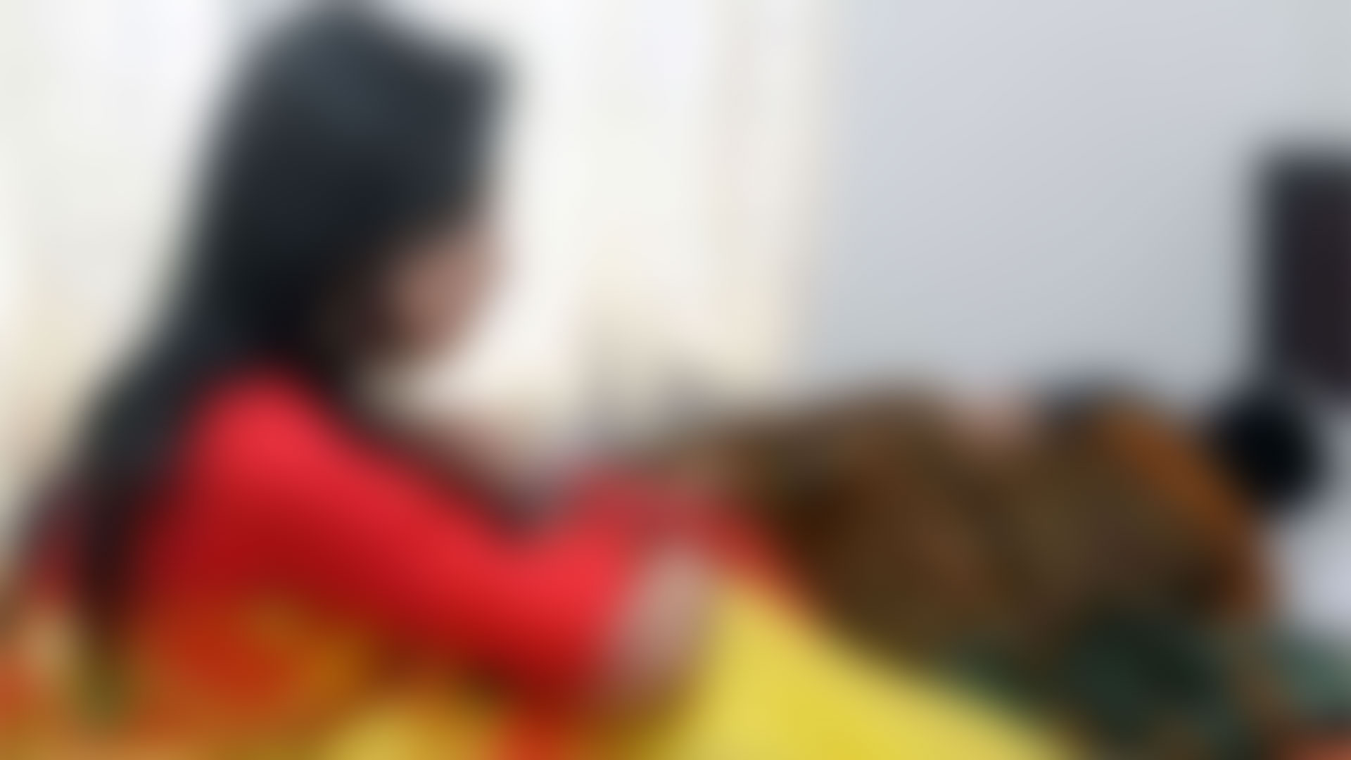 বারবার ডিভোর্স দেয়ার হুমকি দেয়ায় স্বামীর গোপনাঙ্গ কেটে দিলেন স্ত্রী