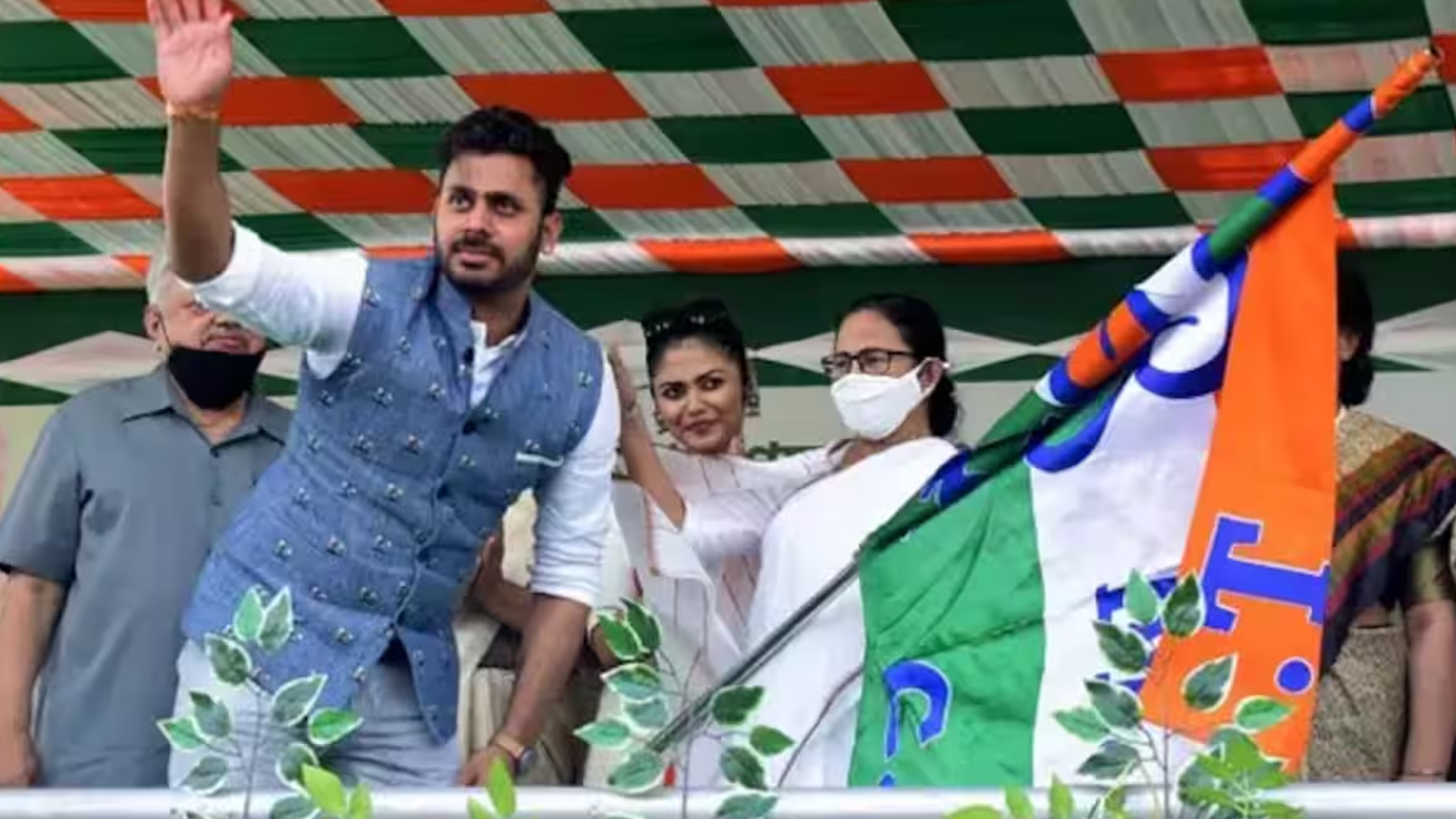 প্রতিমন্ত্রিত্ব হারাতেই তৃণমূল সরকারের বিরুদ্ধে আক্রমণ শানালেন ক্রিকেটার মনোজ তিওয়ারি