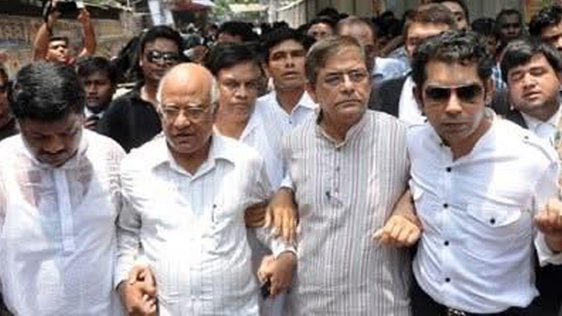 গুম হওয়া বিএনপি নেতা ইলিয়াস আলীকে নিয়ে মির্জা ফখরুলের ফেসবুক পোস্ট