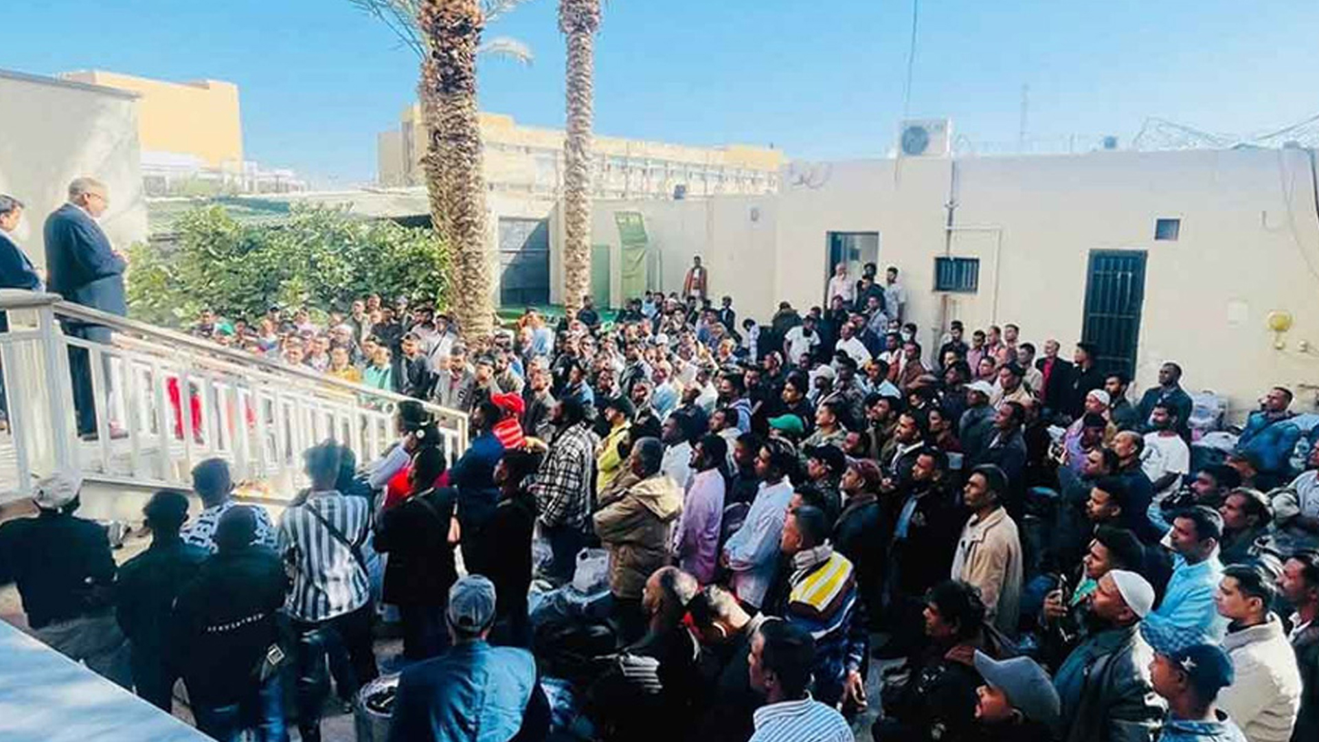 লিবিয়া থেকে ফিরলেন ৩০৯ বাংলাদেশি