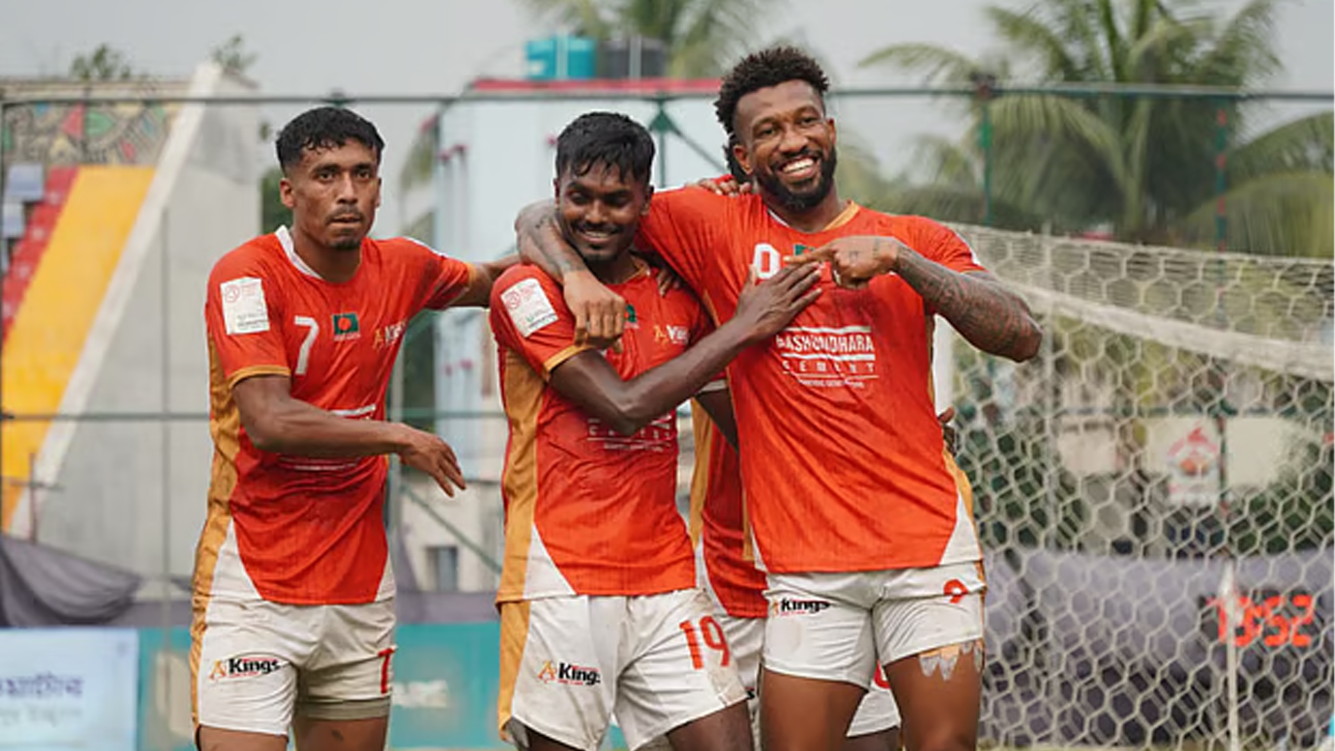 ব্রাদার্সকে হারিয়ে ফাইনালে বসুন্ধরা কিংস