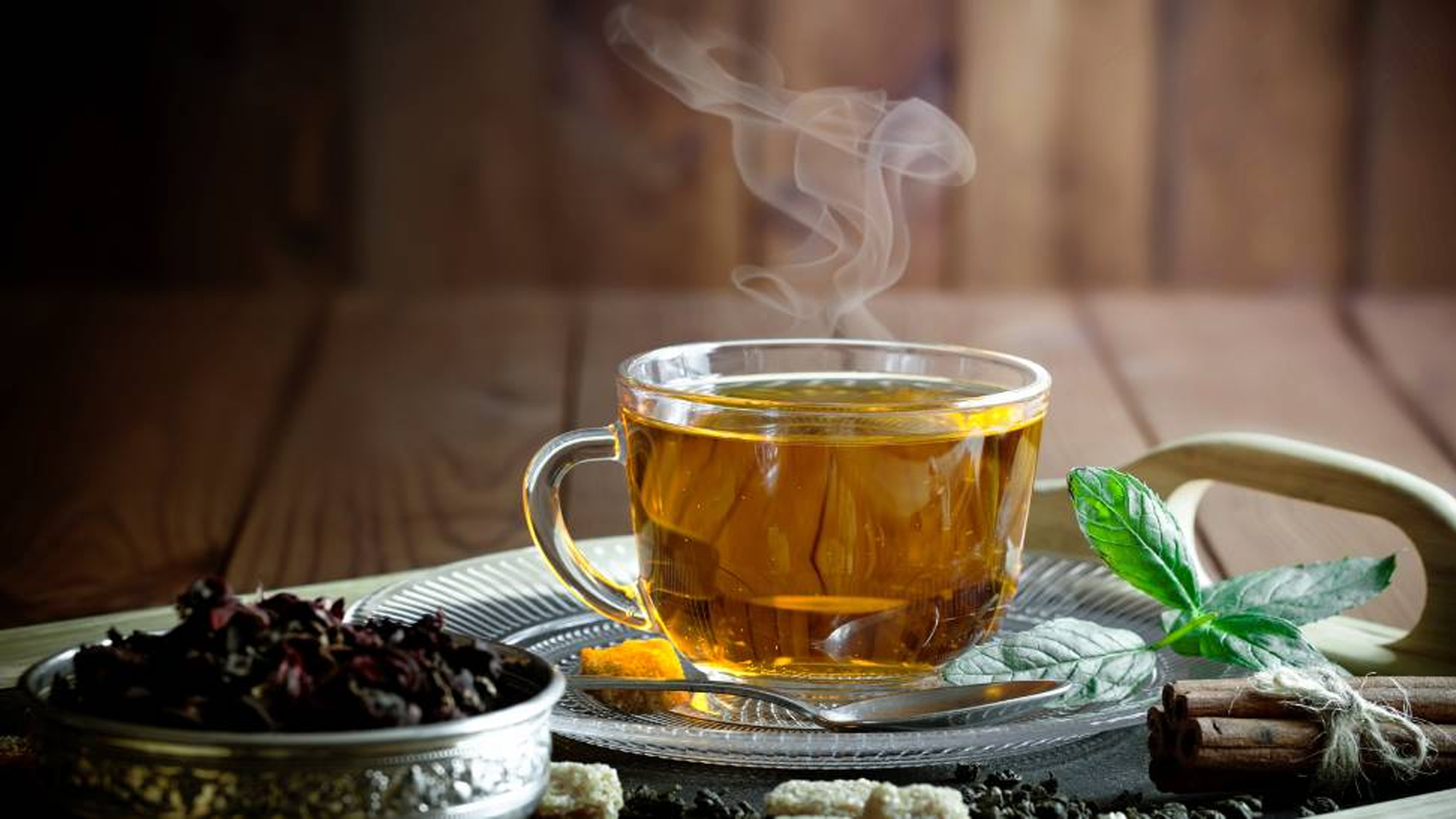 শীতের সকালে তুলসী চা খাওয়ার ৫ কারণ