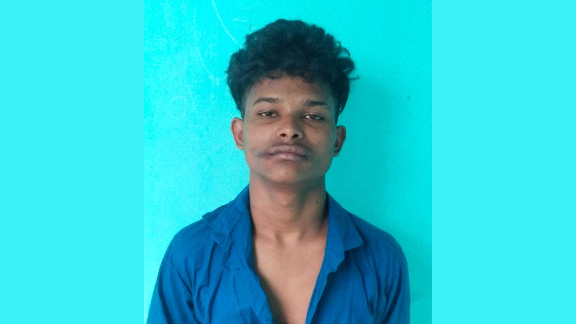 যশোরে বোমা ফাটিয়ে পালানোর চেষ্টা, যুবক গ্রেফতার