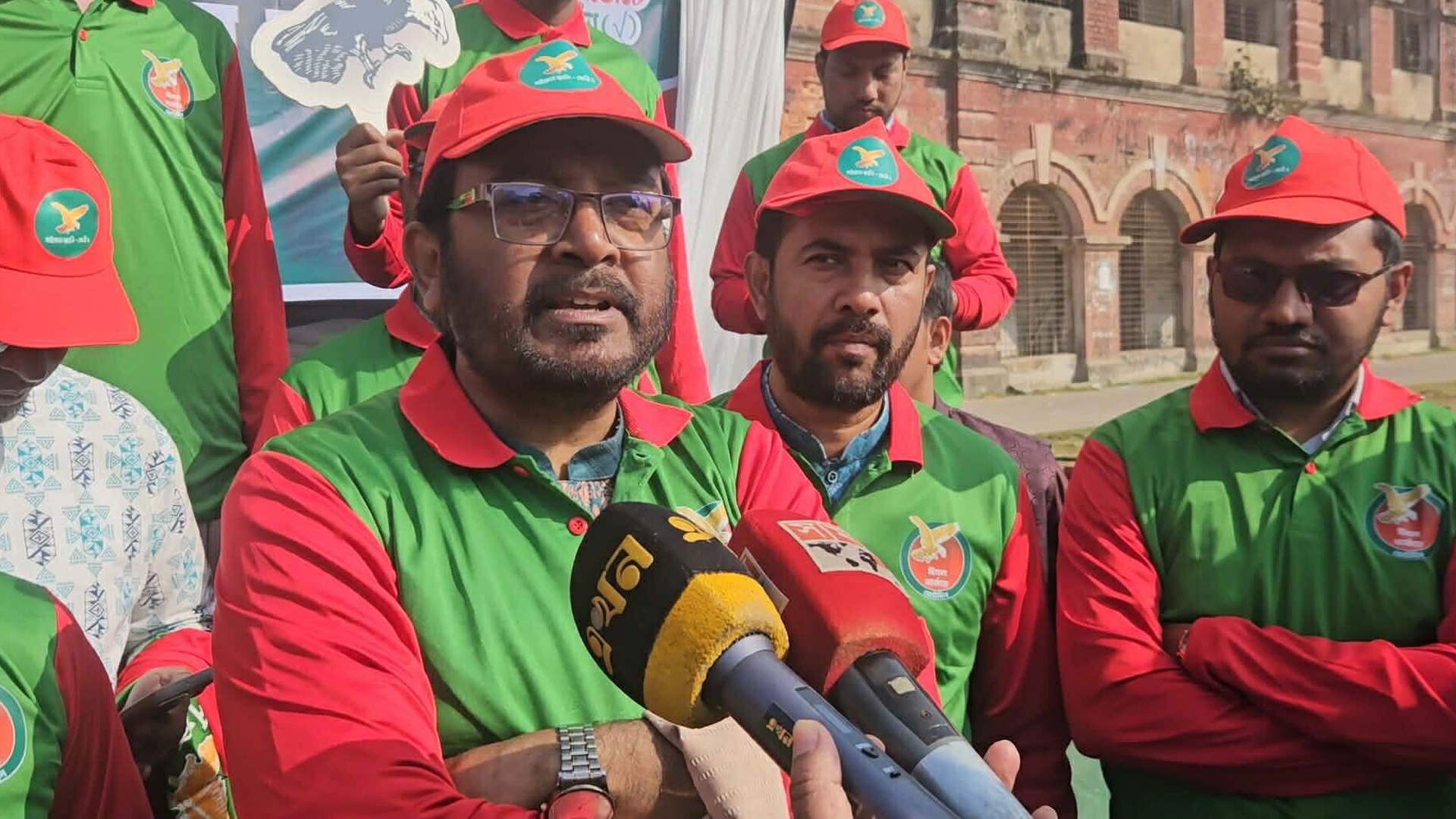 আন্দোলনকারীদের ওপর পুলিশের তাণ্ডব নির্বাচনকে ঘিরে ষড়যন্ত্রের আভাস: মঞ্জু