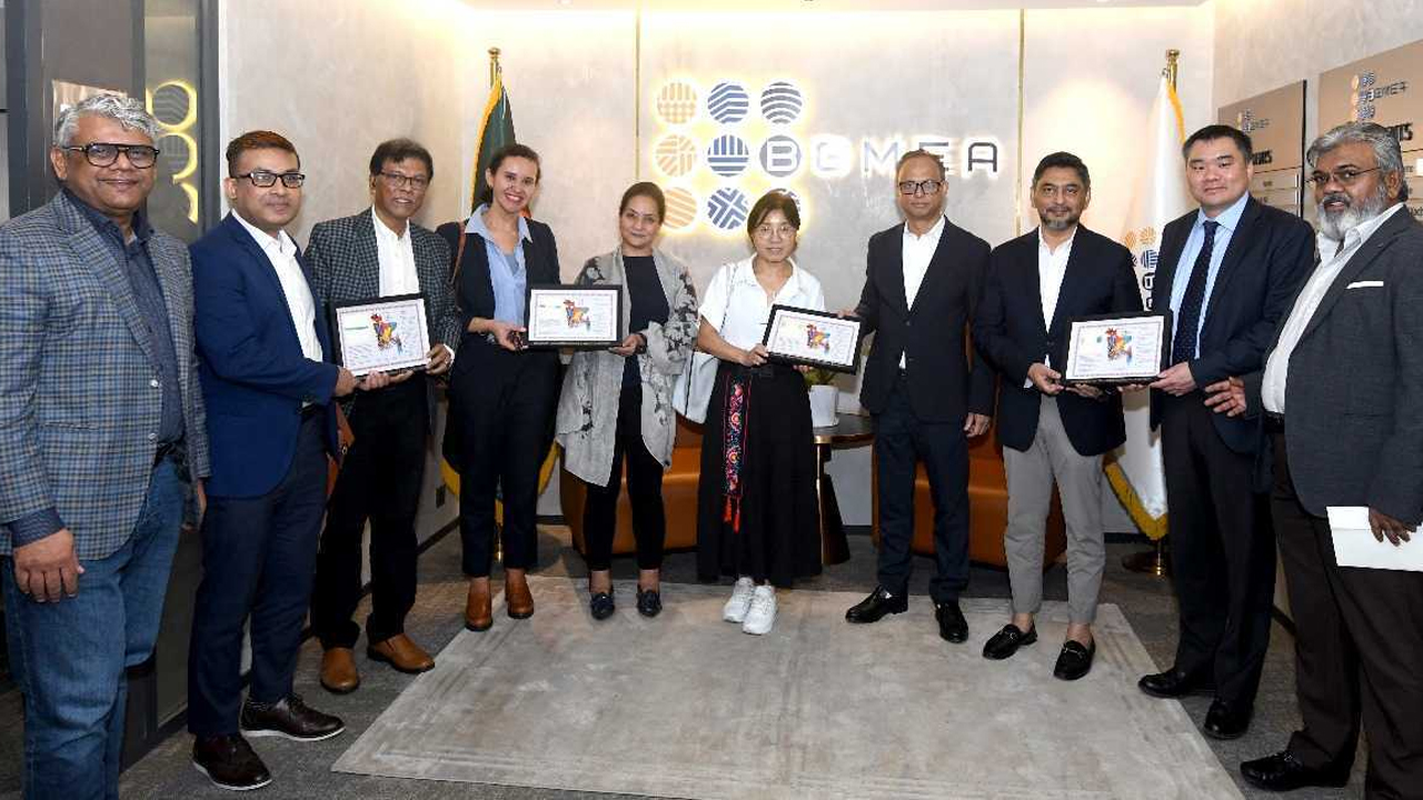 পোশাক খাতের বর্তমান ও ভবিষ্যতের ঝুঁকি জানতে চায় আইএমএফ