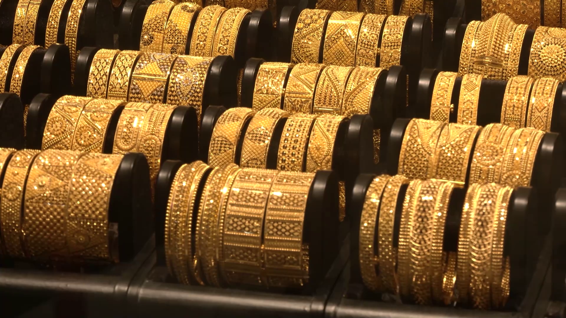 দেশে স্বর্ণের দামে ফের রেকর্ড, ভরিতে বাড়ল কত?