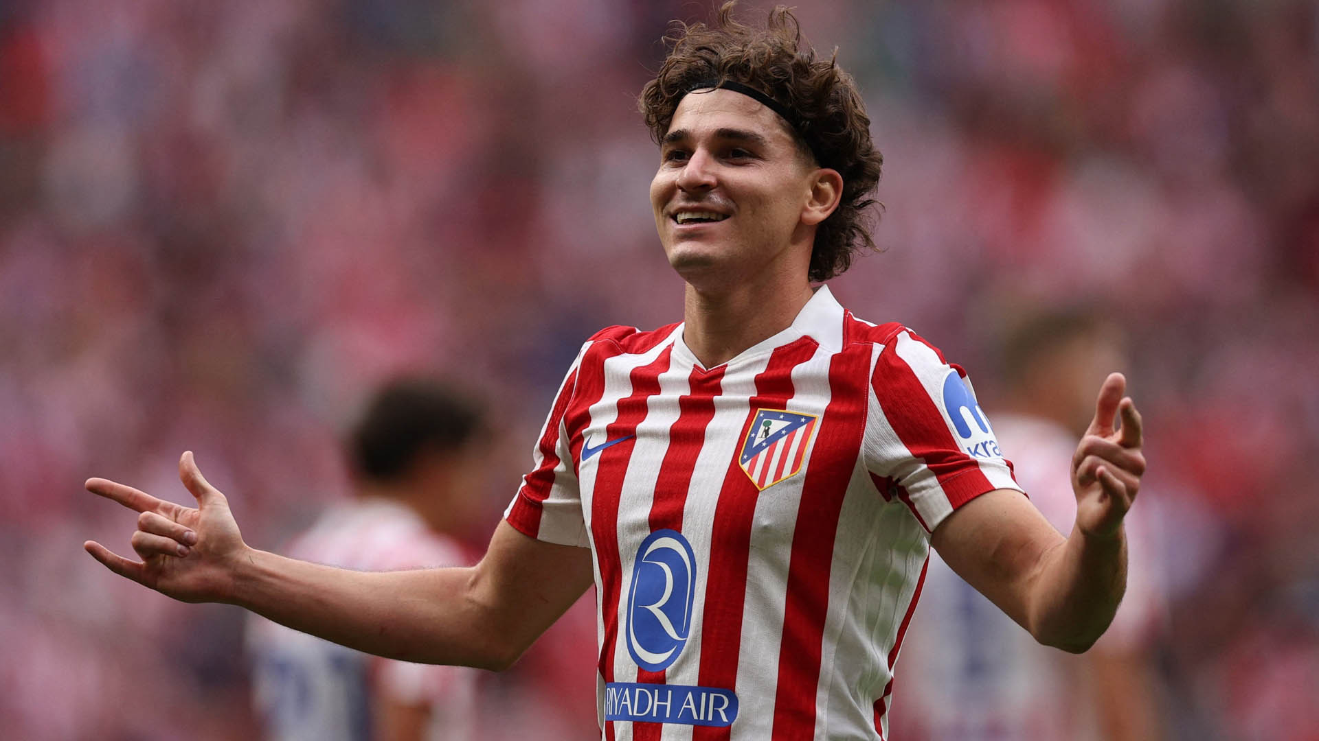 আলভারেজকে দলে ভেড়াতে অ্যাতলেটিকোর সঙ্গে আলোচনায় বসেছে বার্সা!