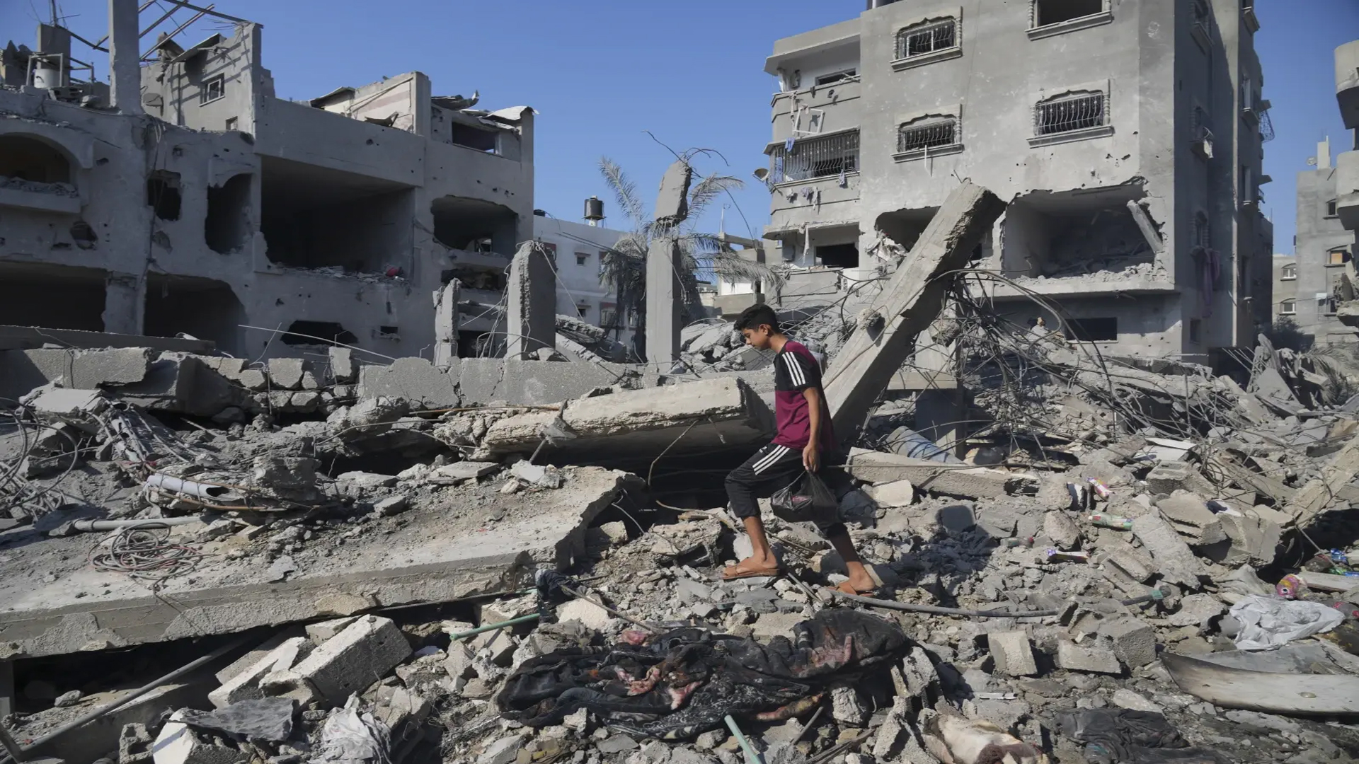 Israel demands to divide the war-torn Gaza into two parts.  Photo: Collected