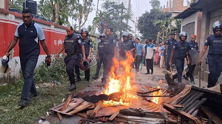 গাইবান্ধায় কলেজছাত্র ‘হত্যা’, অভিযুক্তের বাড়িতে হা