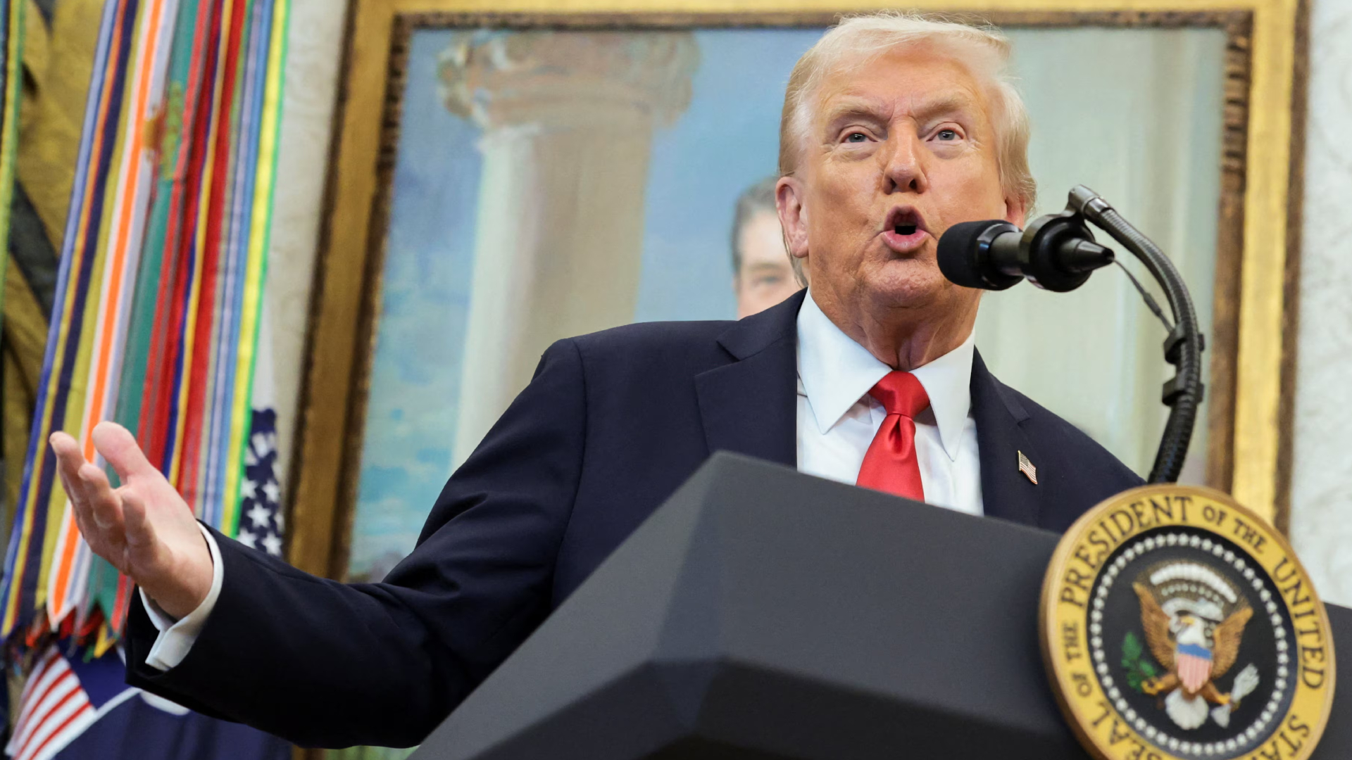 কানাডার সঙ্গে সব বাণিজ্য আলোচনা বন্ধের ঘোষণা ট্রাম্পের