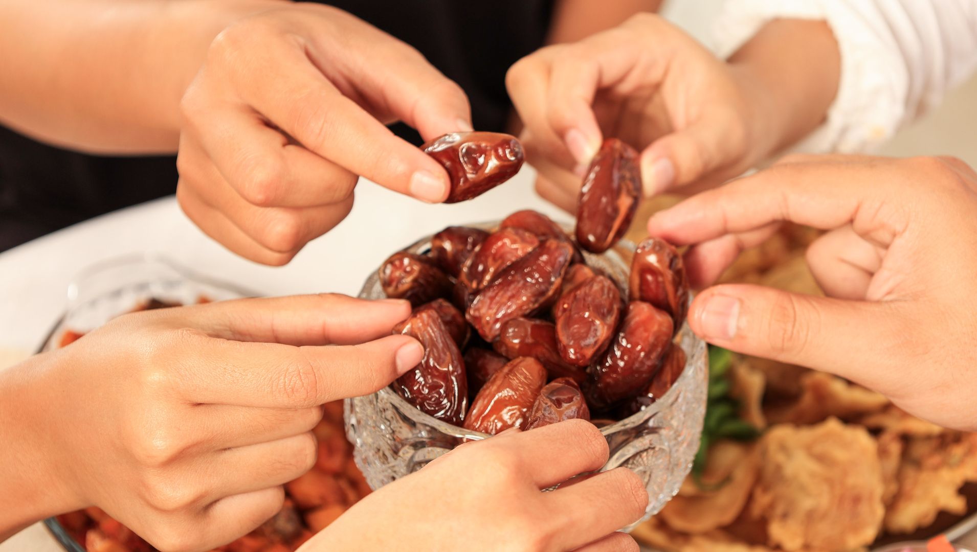 মানুষকে দেখানোর জন্য দান করা, ইসলাম কী বলে?