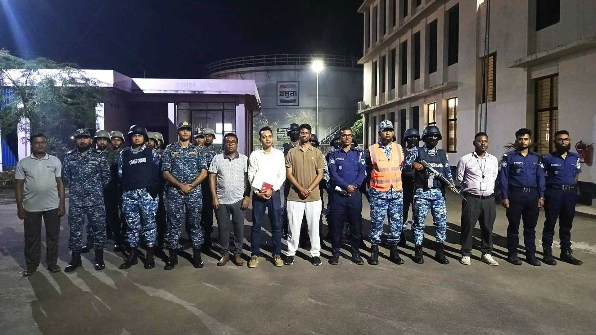 মোংলায় সাড়ে ১২ হাজার লিটার ডিজেল জব্দ