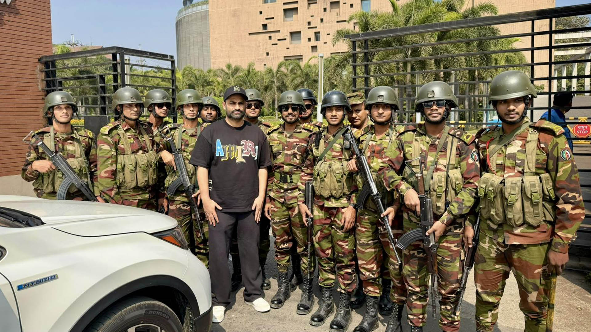 ভোট দিলেন তামিম ইকবাল