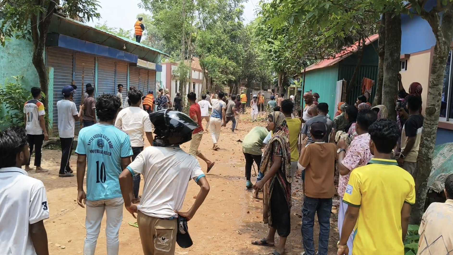 ব্রাহ্মণবাড়িয়ায় দুপক্ষের দফায় দফায় সংঘর্ষ, আহত ২০