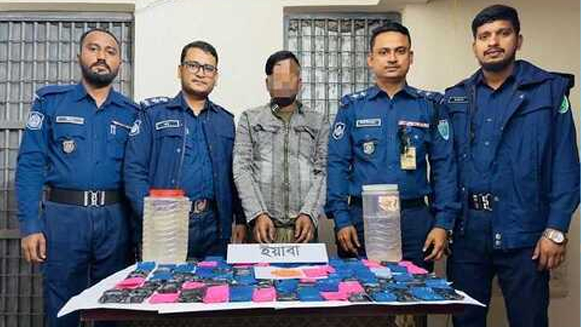 চালের ড্রামের ভেতর ২১ হাজার পিস ইয়াবা, গ্রেফতার ১