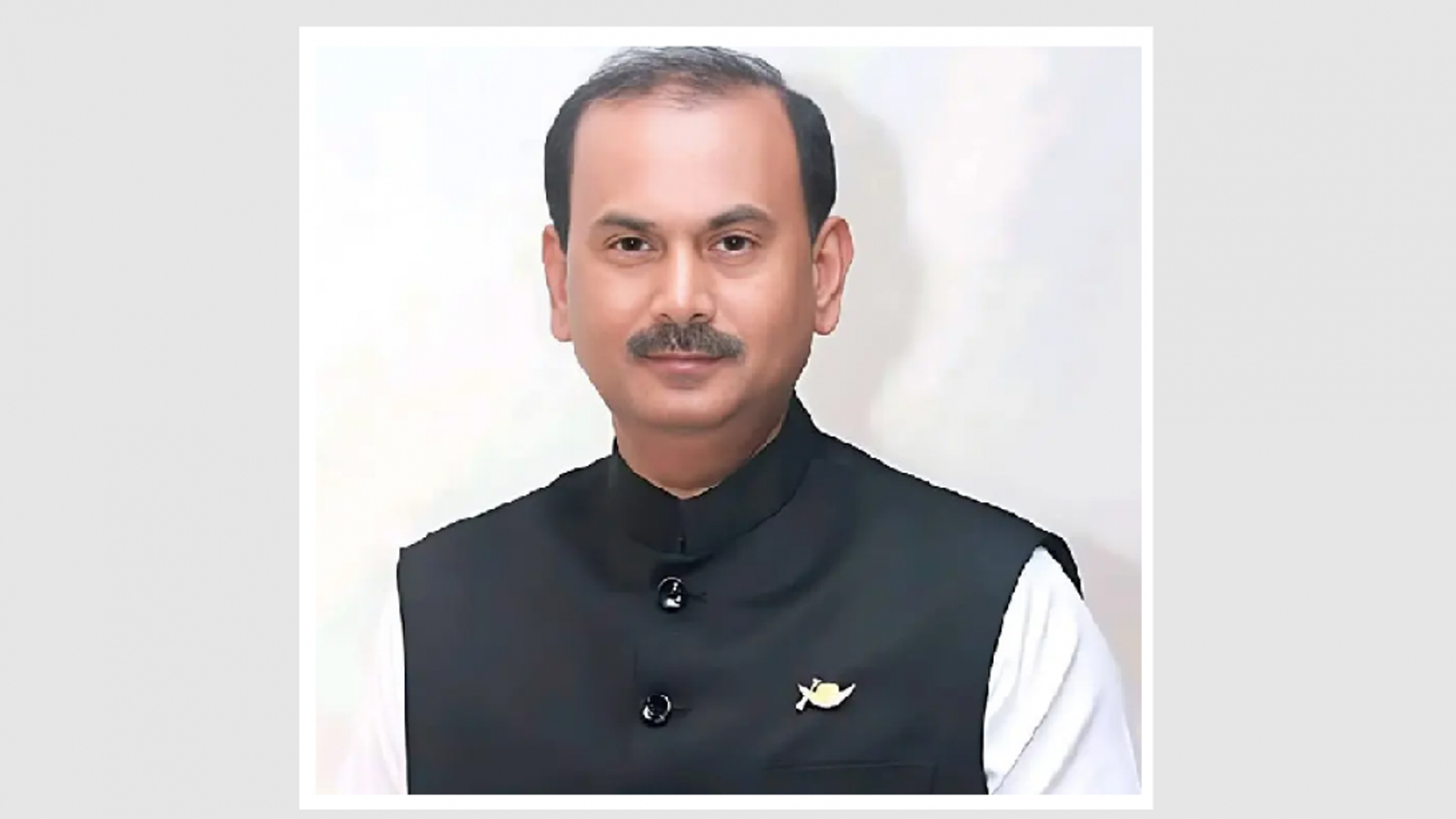 Harbiy qizlarning jinsiy aloqada bolgan filmlarini tomosha qiling