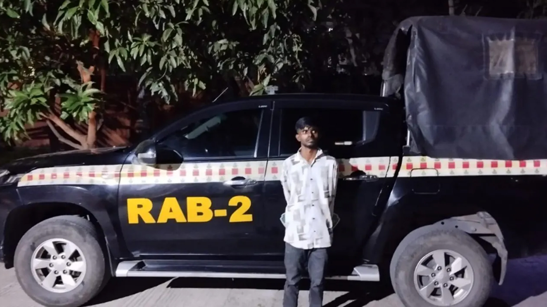গ্রেফতার আহমদের কথায় চলে ‘আই ডোন্ট কেয়ার গ্রুপ’ ও ‘কবজিকাটা গ্রুপ’
