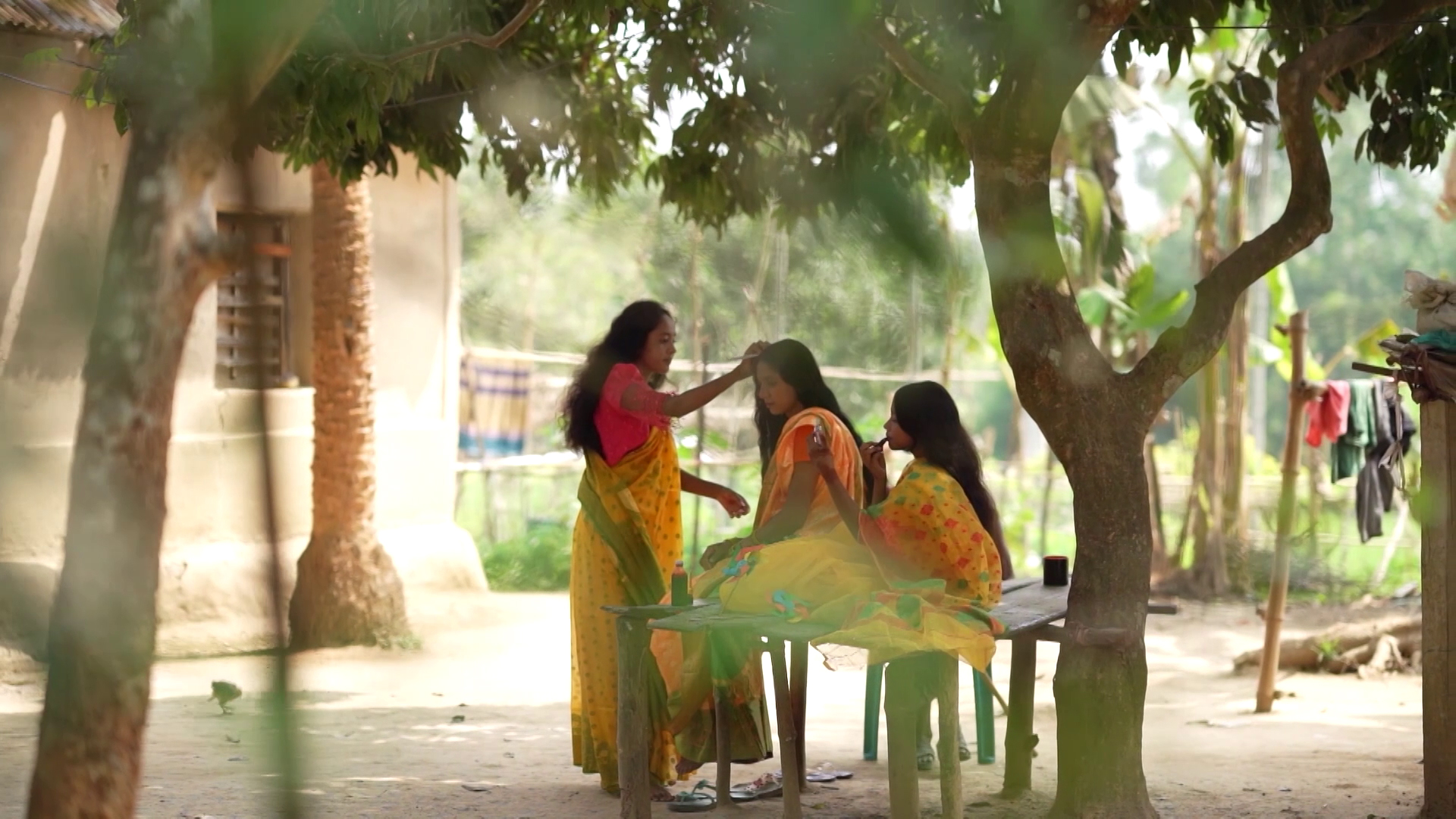 গ্রামীণ জীবনে সরল প্রস্তুতিতেই যেন লুকিয়ে বৈশাখের ডাক