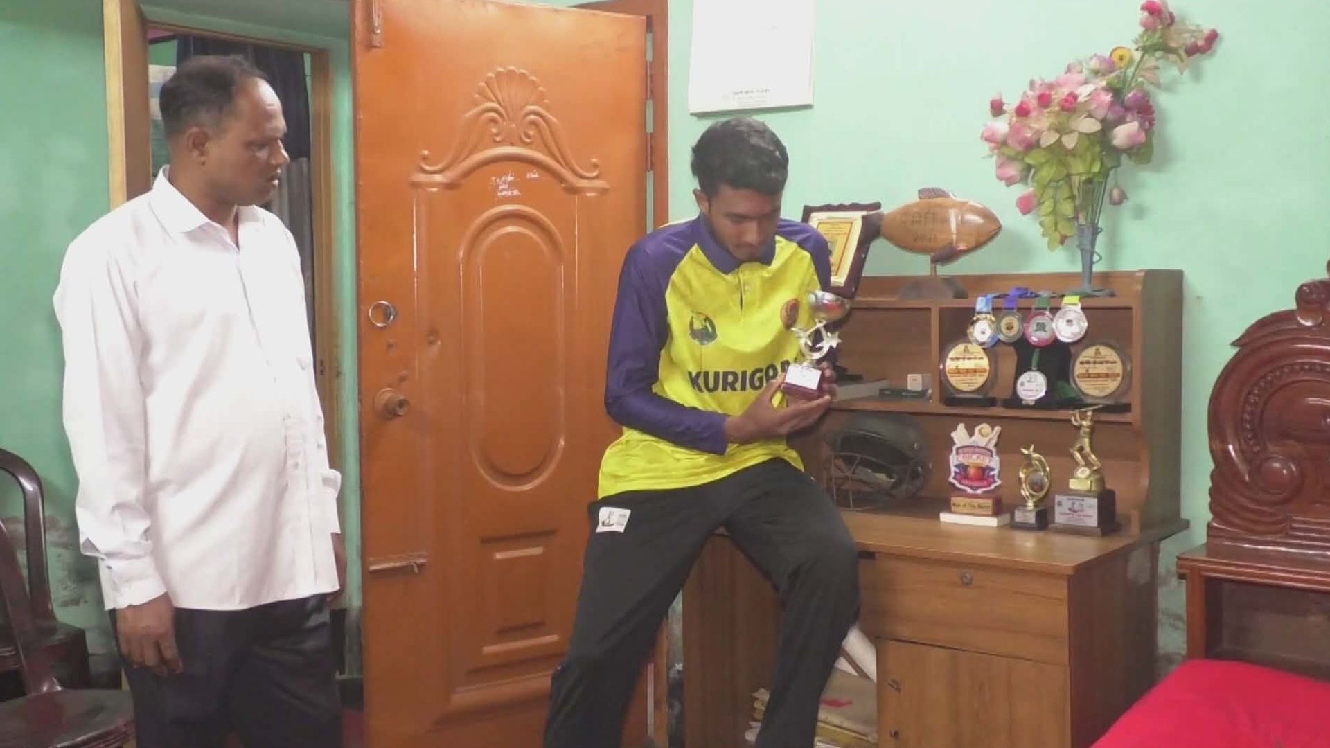 টাকার অভাবে থেমে যেতে বসেছে রাফির ক্রিকেট ক্যারিয়ার