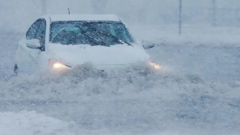 ইতিহাসের ভয়াবহ তুষারঝড়, প্রাণহানি বেড়ে ৬২