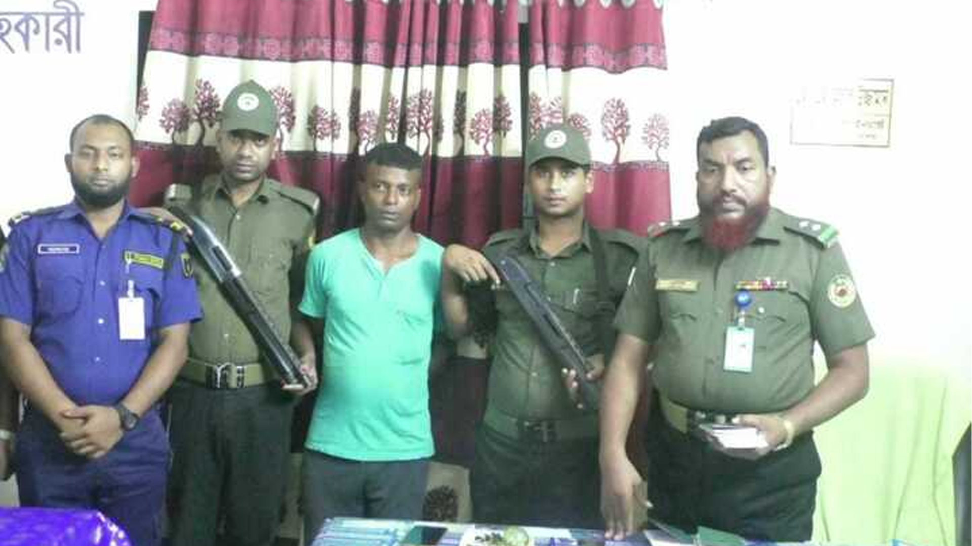 বেনাপোল বন্দরে ২০টি বাংলাদেশি পাসপোর্টসহ ভারতীয় ট্রাকচালক আটক