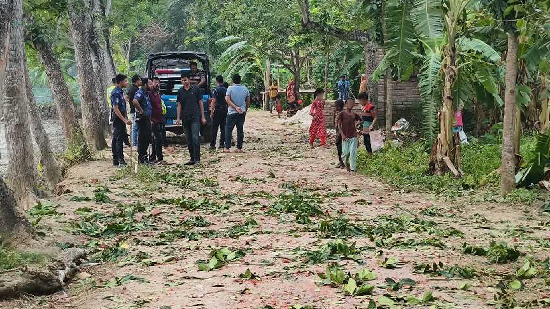 ঝিনাইদহে দুপক্ষের দফায় দফায় সংঘর্ষে আহত ৬০