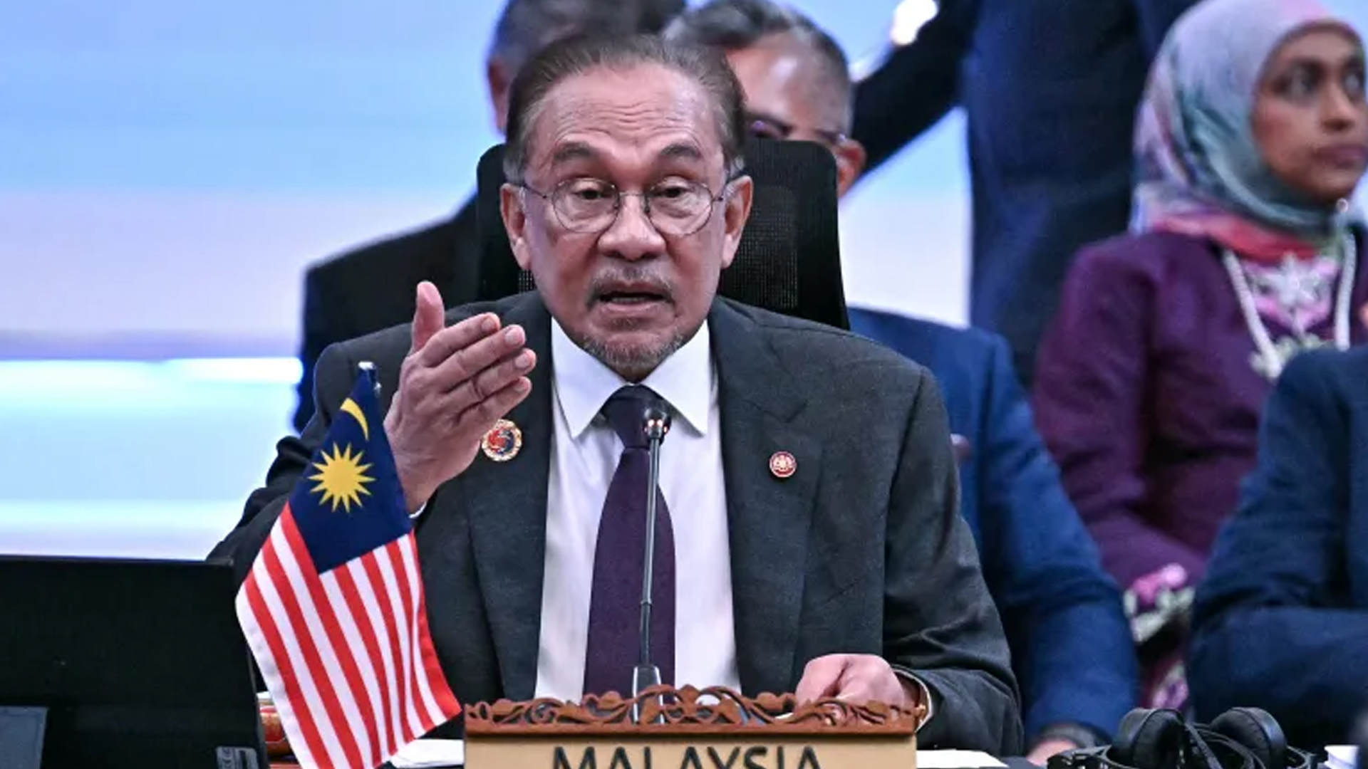 হরমুজ প্রণালী দিয়ে মালয়েশিয়ার জাহাজ চলাচলের অনুমতি দিলো ইরান