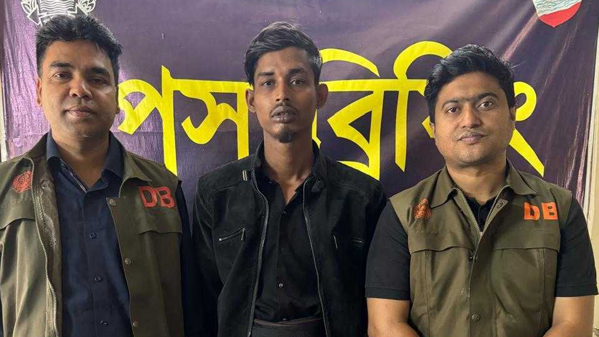 যশোরে বিএনপি নেতা আলমগীর হত্যাসহ ১৭ মামলার আসামি মনিরুল গ্রেফতার