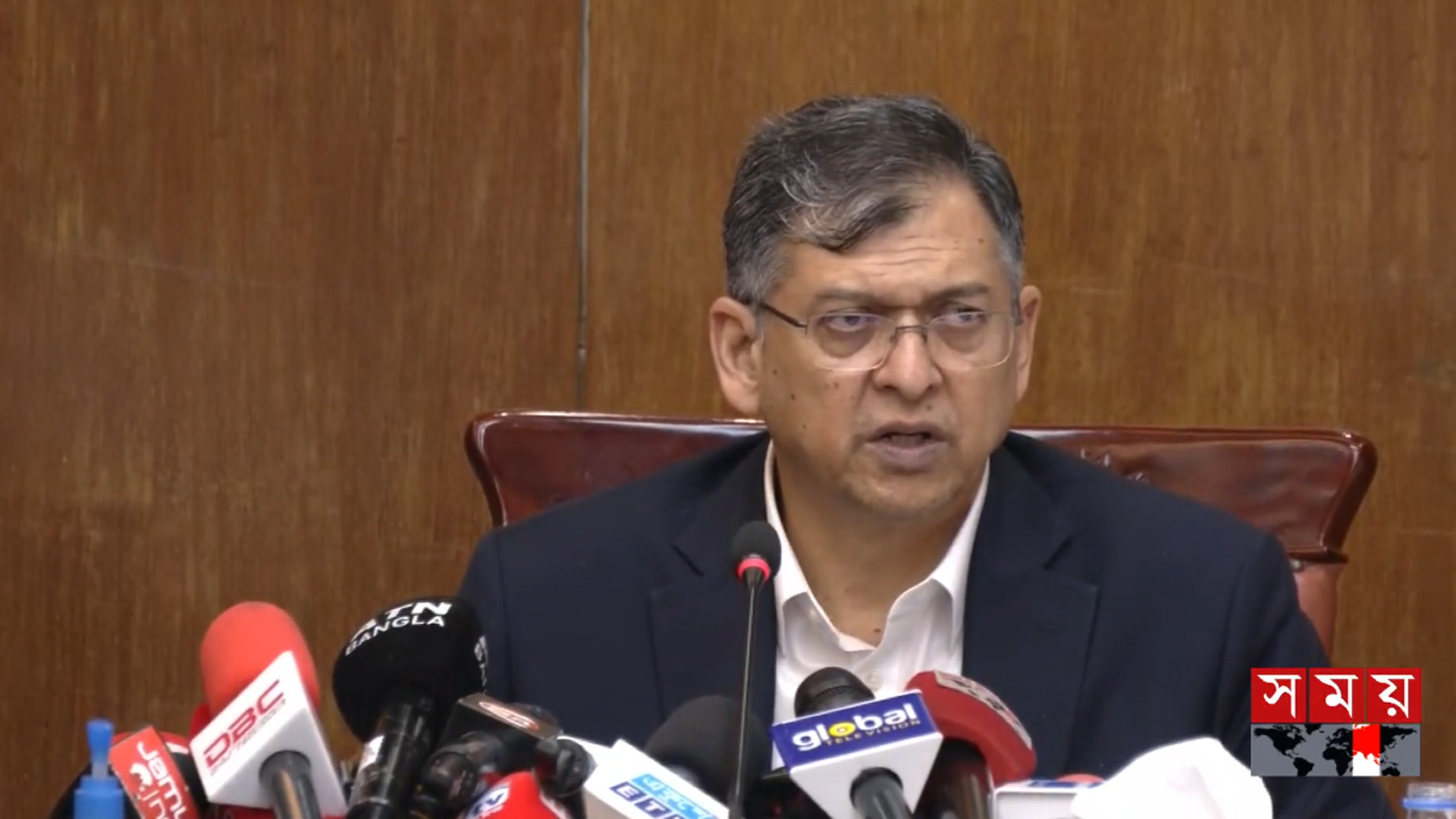 সীমান্তে কাঁটাতারের বেড়া দেয়ার বিষয়ে যা বললেন স্বরাষ্ট্রমন্ত্রী
