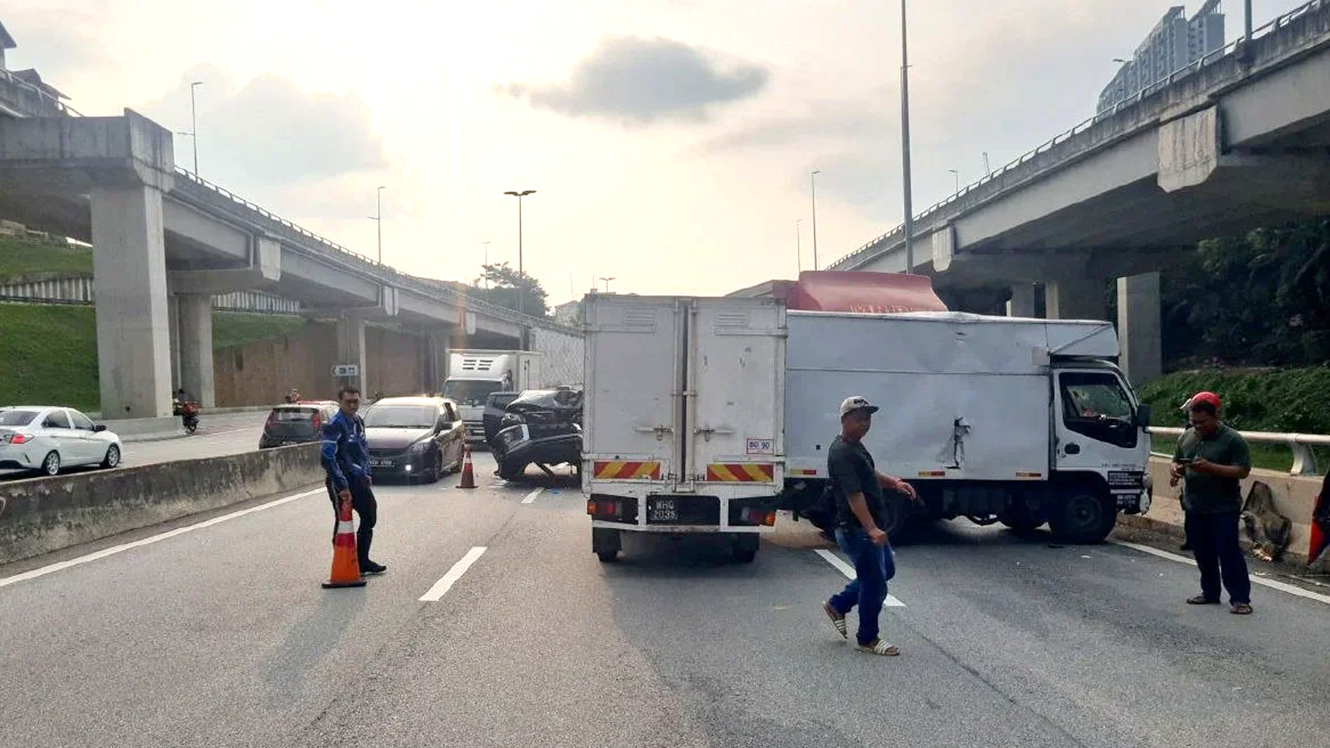 কুয়ালালামপুরে সড়ক দুর্ঘটনায় বাংলাদেশিসহ নিহত ২